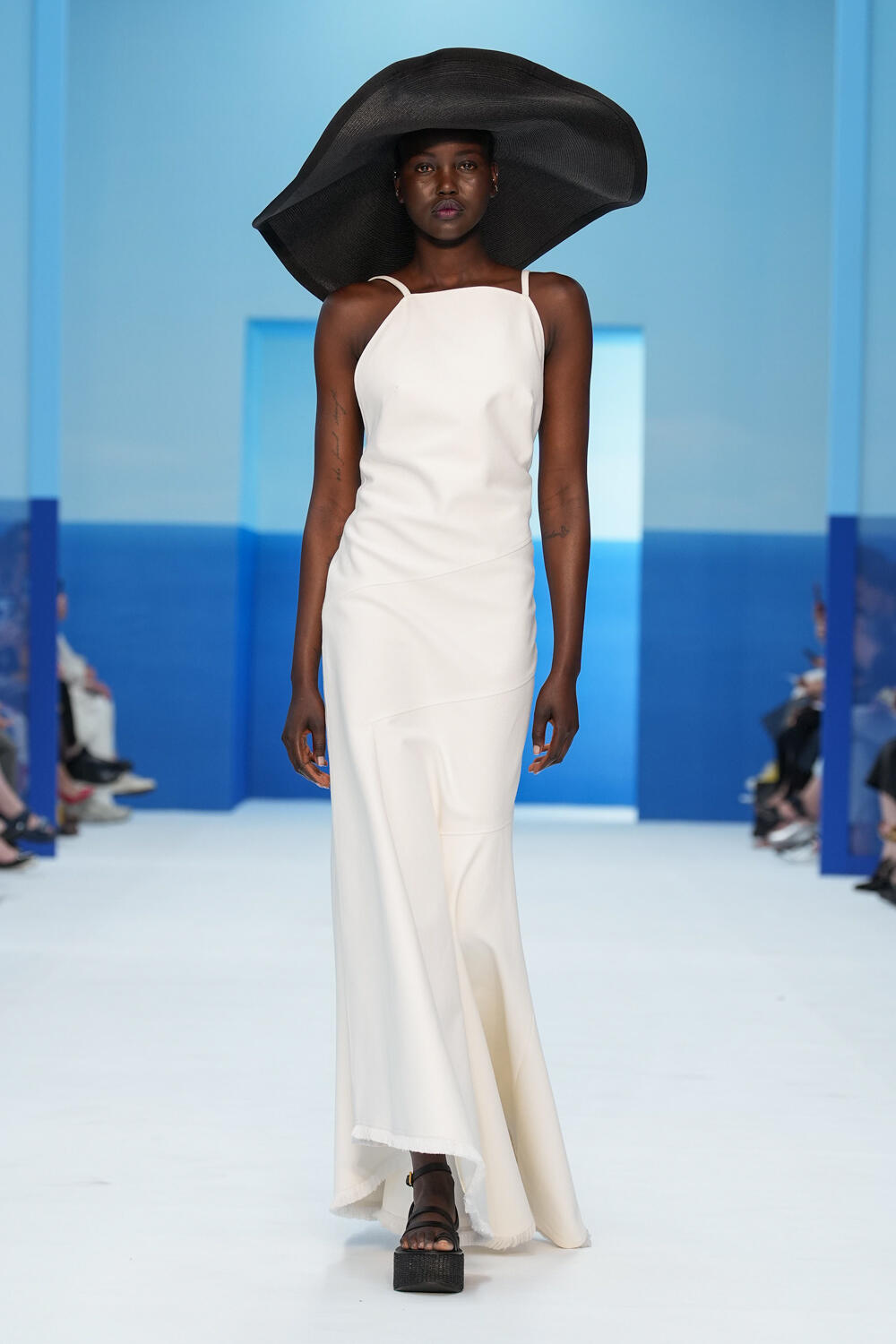 Max Mara  Spring 2023 Fashion Show