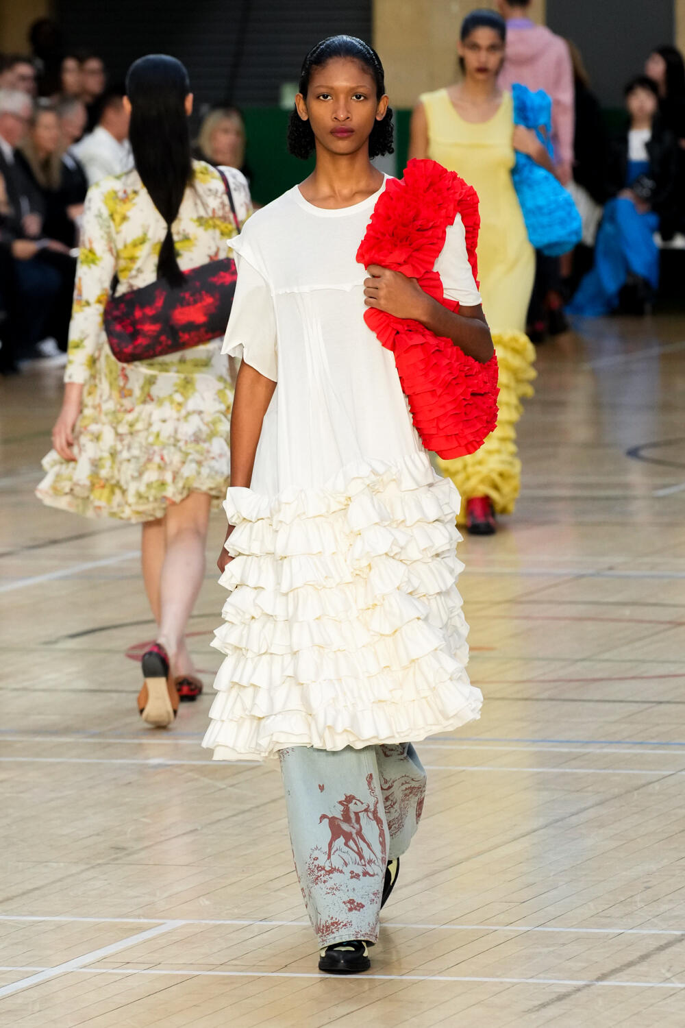 Molly Goddard Spring 2023 Fashion Show The Impression Molly Goddard Spring 2023 Fashion Show The Impression