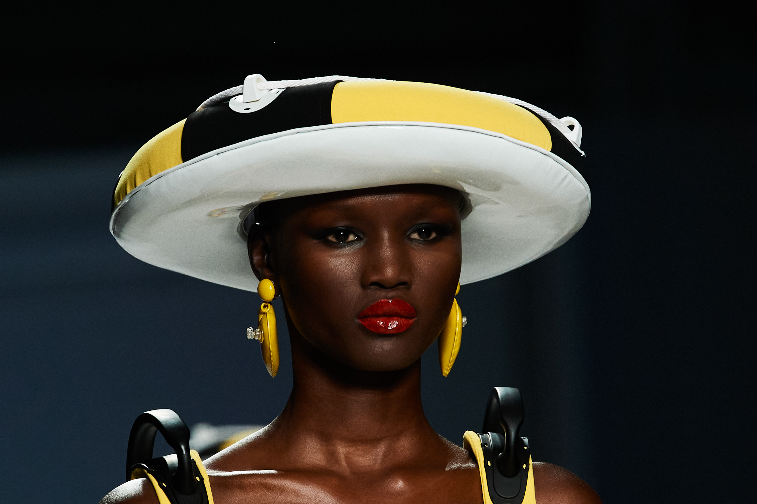 Moschino Spring 2023 Fashion Show Details | The Impression