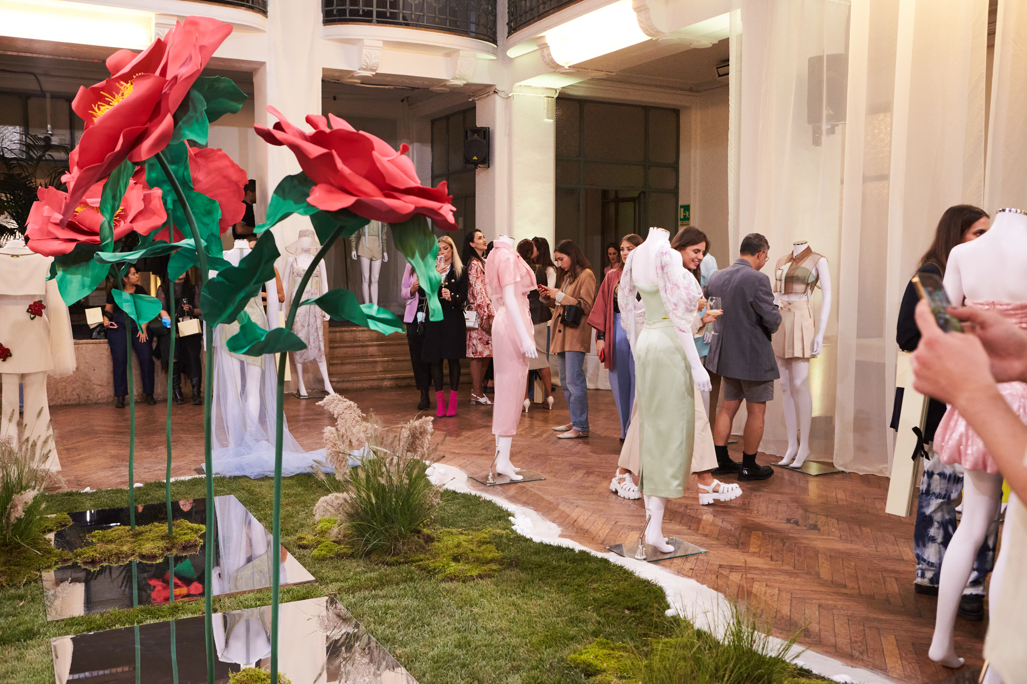 Sarawong  Spring 2023 Fashion Show 