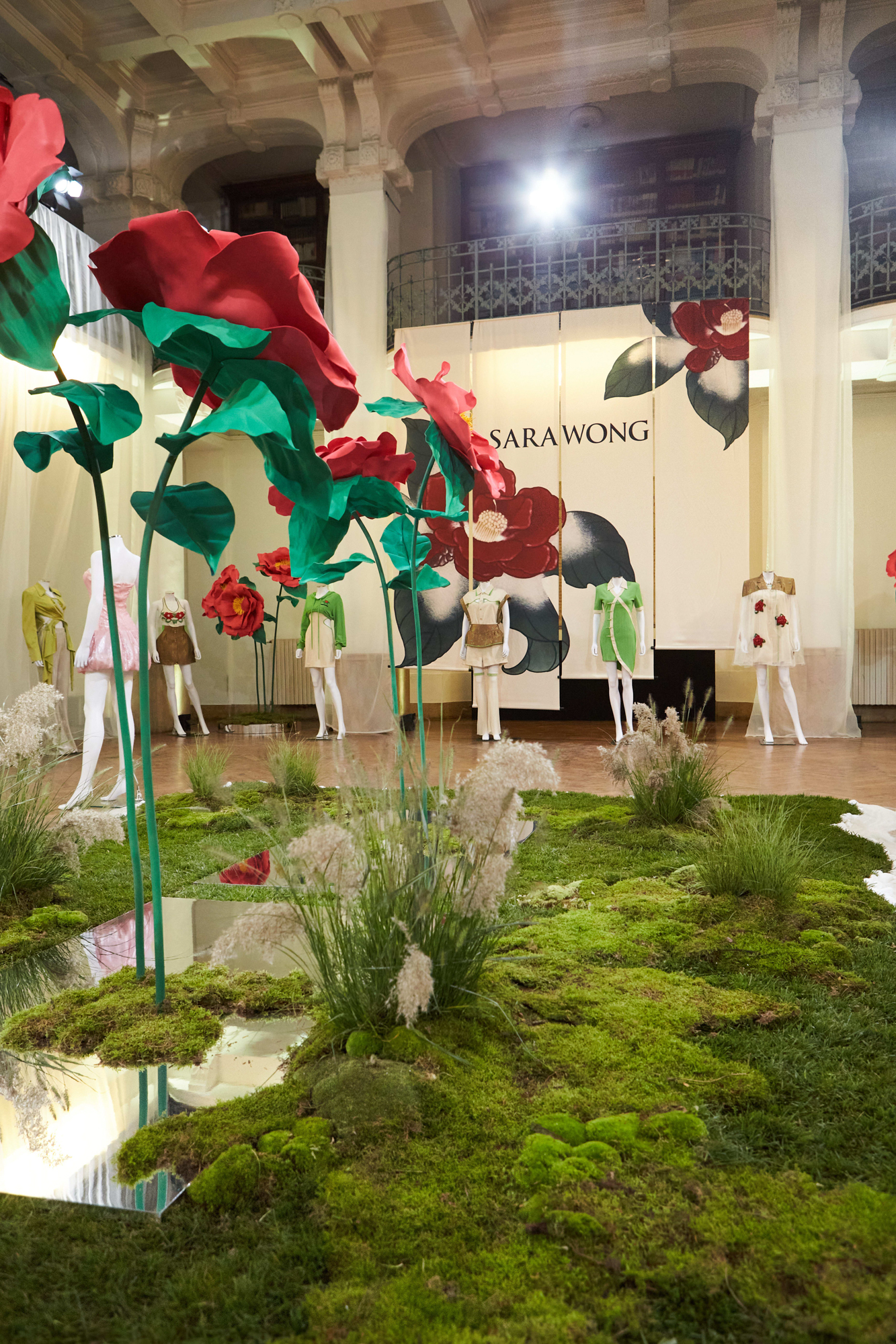 Sarawong  Spring 2023 Fashion Show 