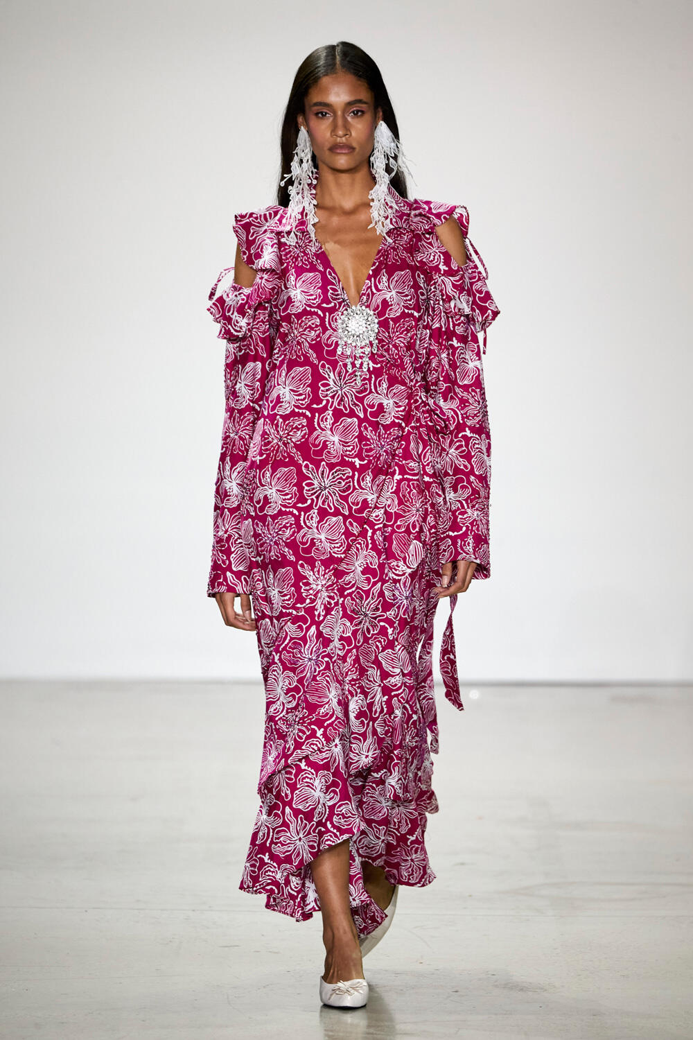 Suedeson By Kimberly Tandra Spring 2023 Fashion Show | The Impression