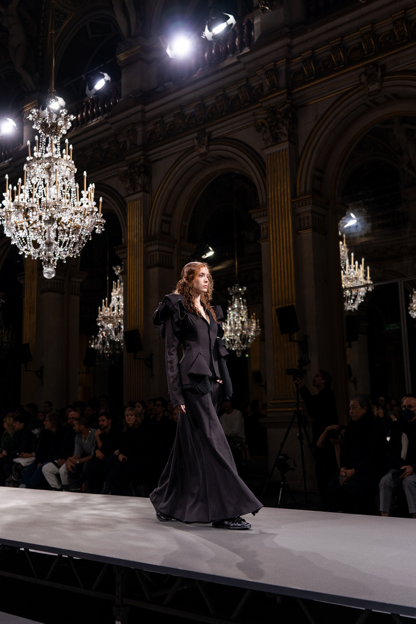 Yohji Yamamoto Spring 2023 Fashion Show Atmosphere