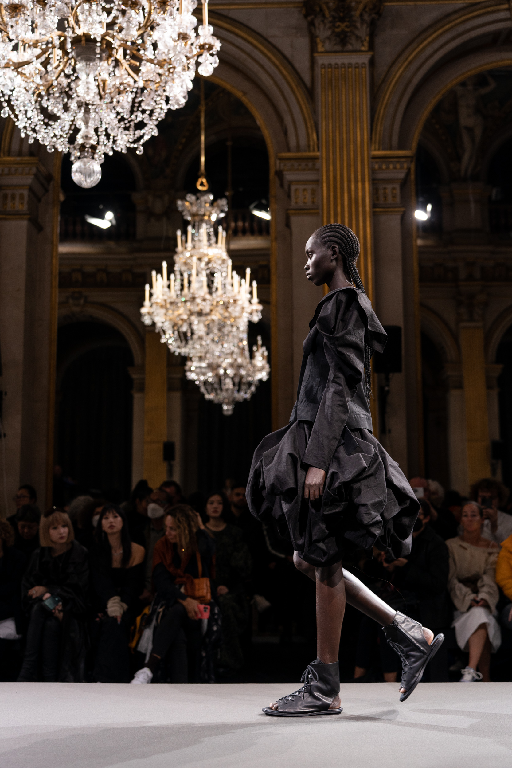 Yohji Yamamoto Spring 2023 Fashion Show Atmosphere