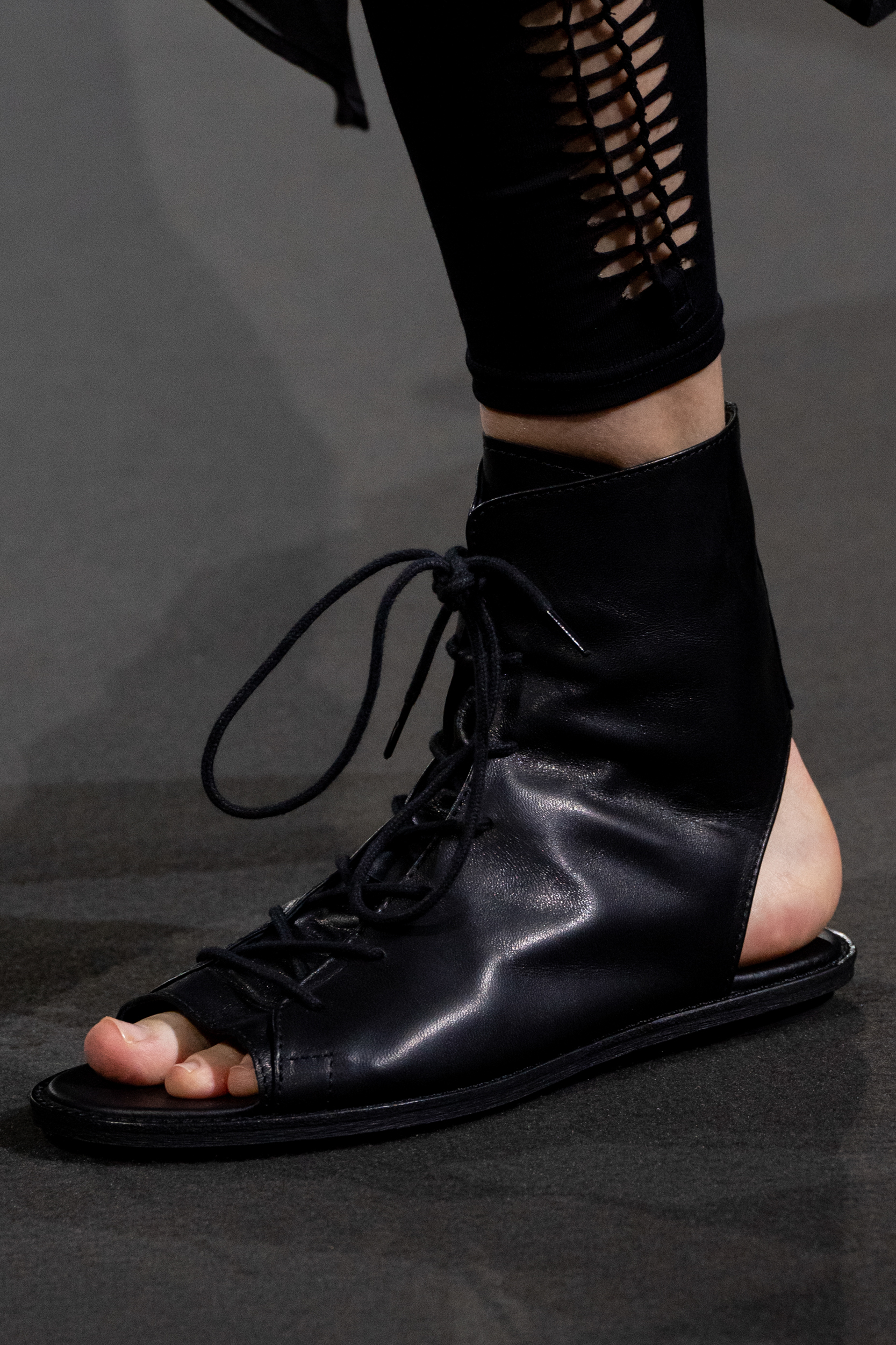 Yohji Yamamoto Spring 2023 Fashion Show Details