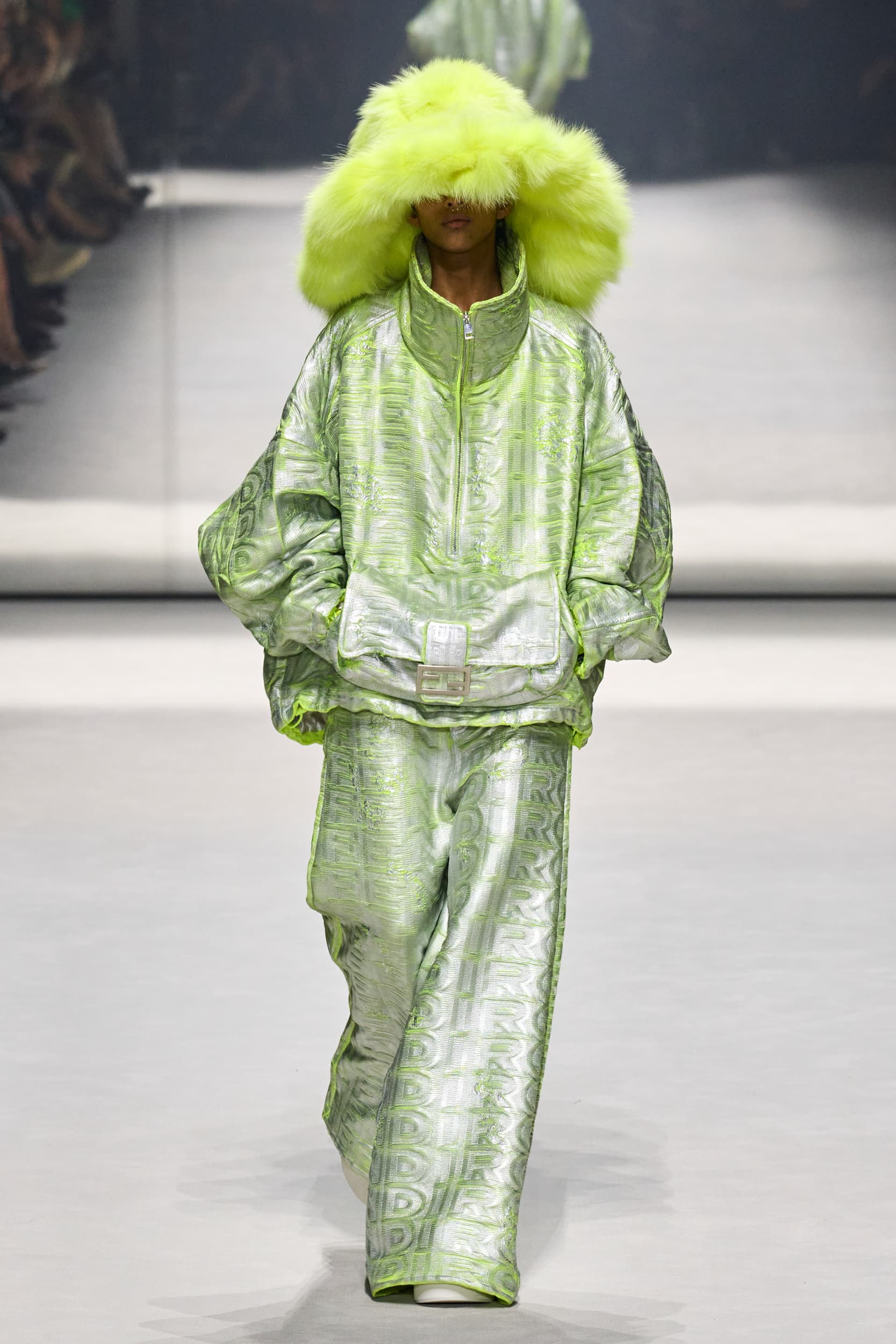 Volume Fashion Trend Spring 2022: “The More Dramatic the Better