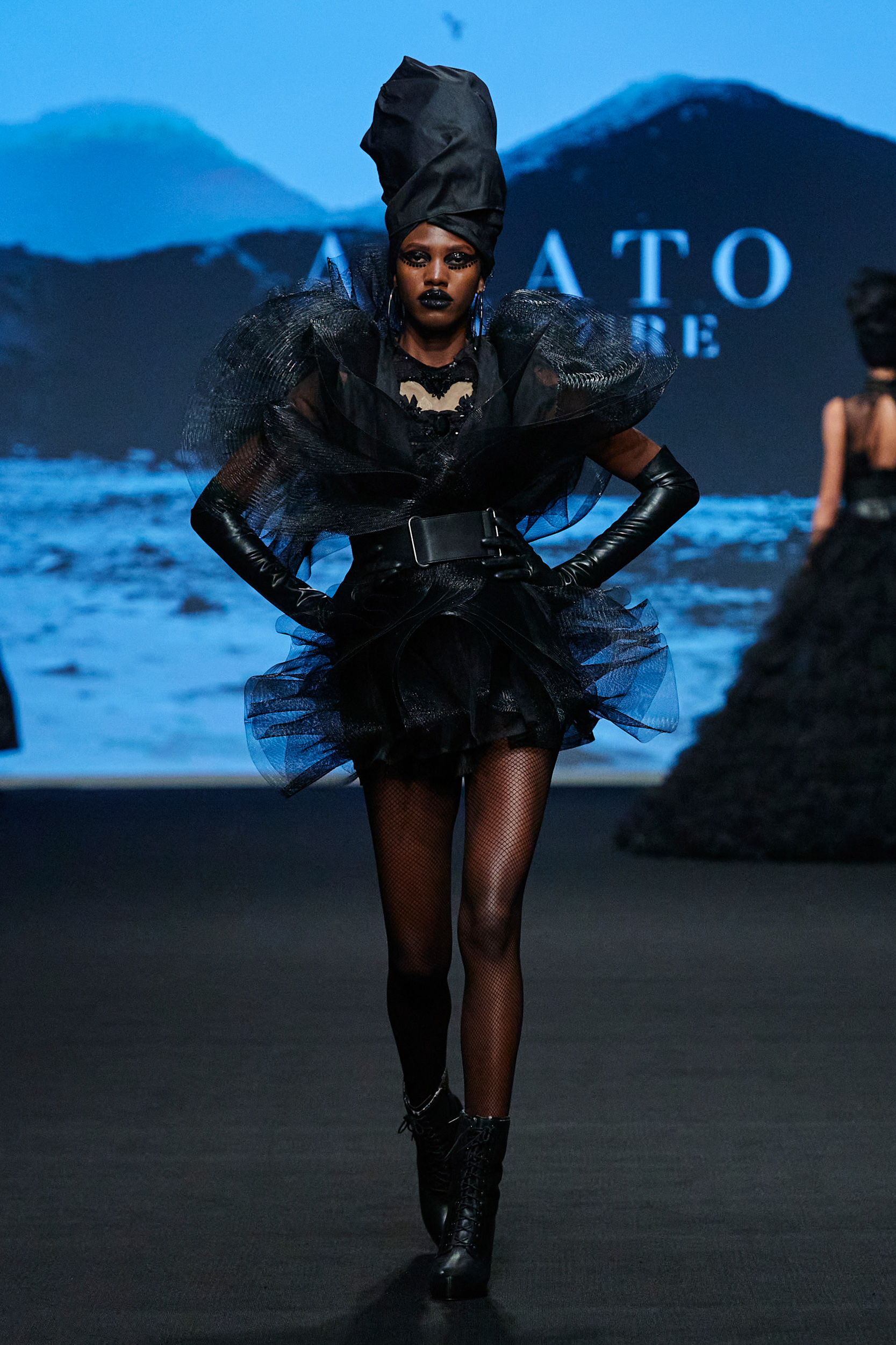 Amato Fall 2022 Couture Fashion Show 