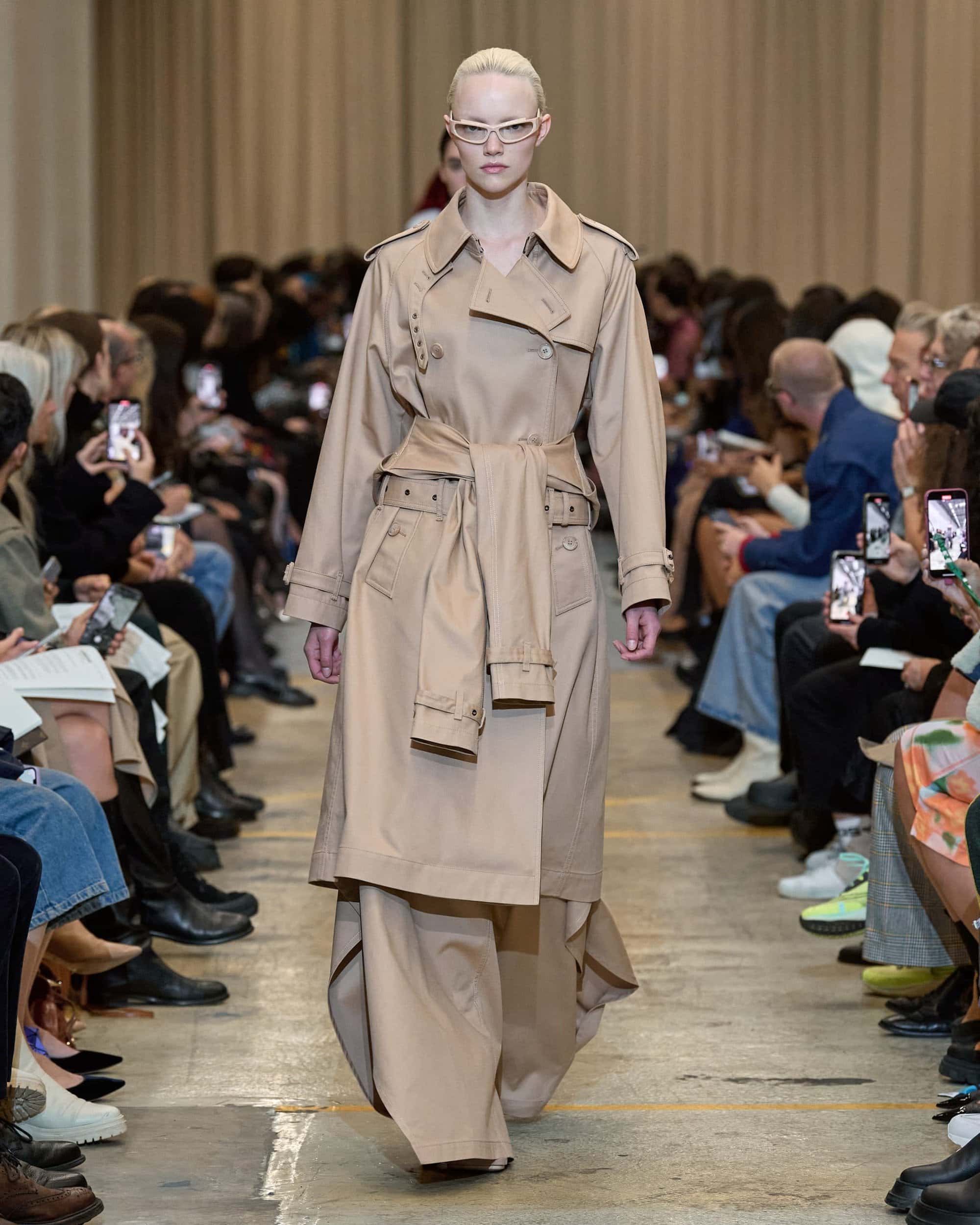 Burberry Spring 2023 Fashion Show The Impression 018 Scaled 1 