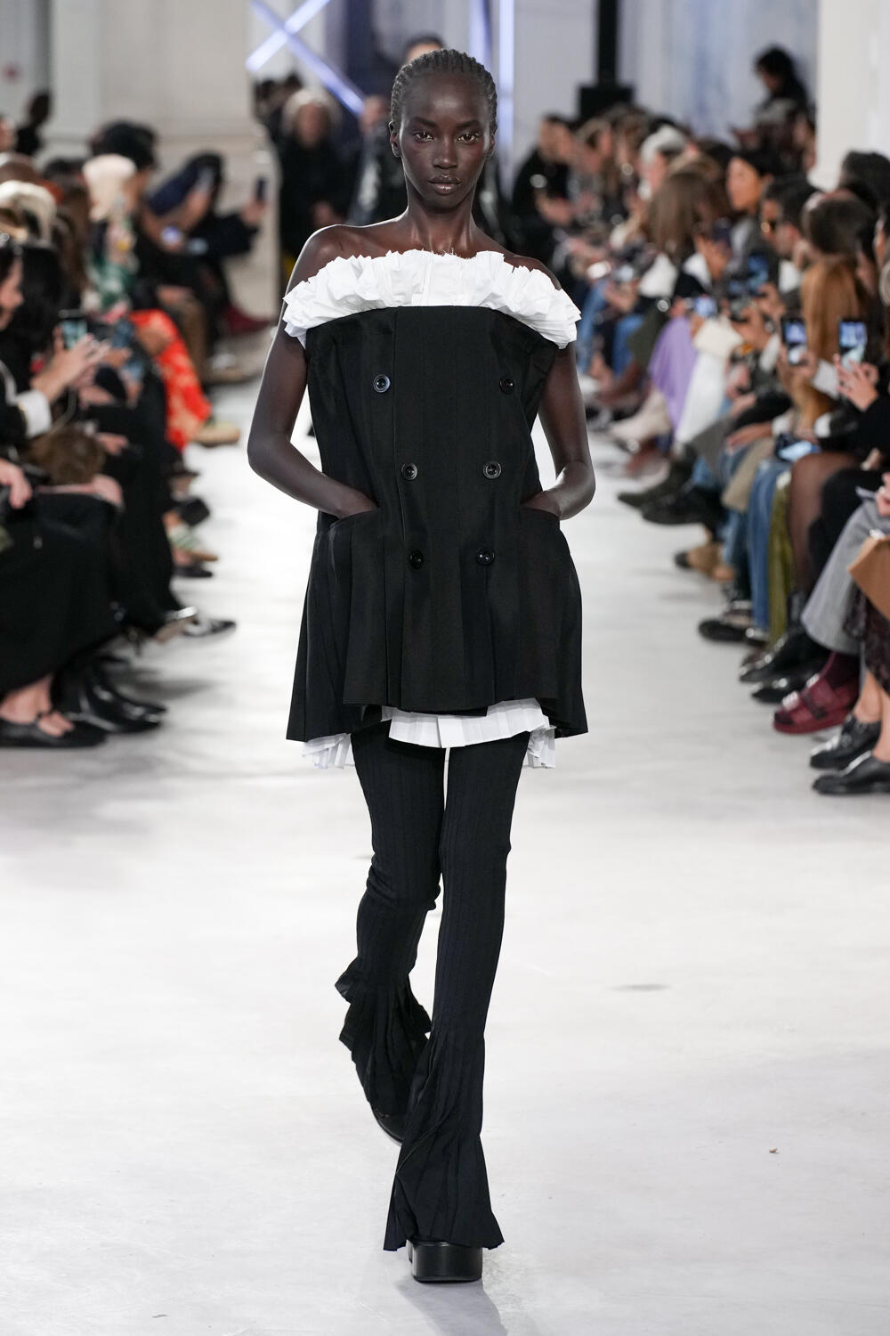 Sacai Spring 2023 Fashion Show