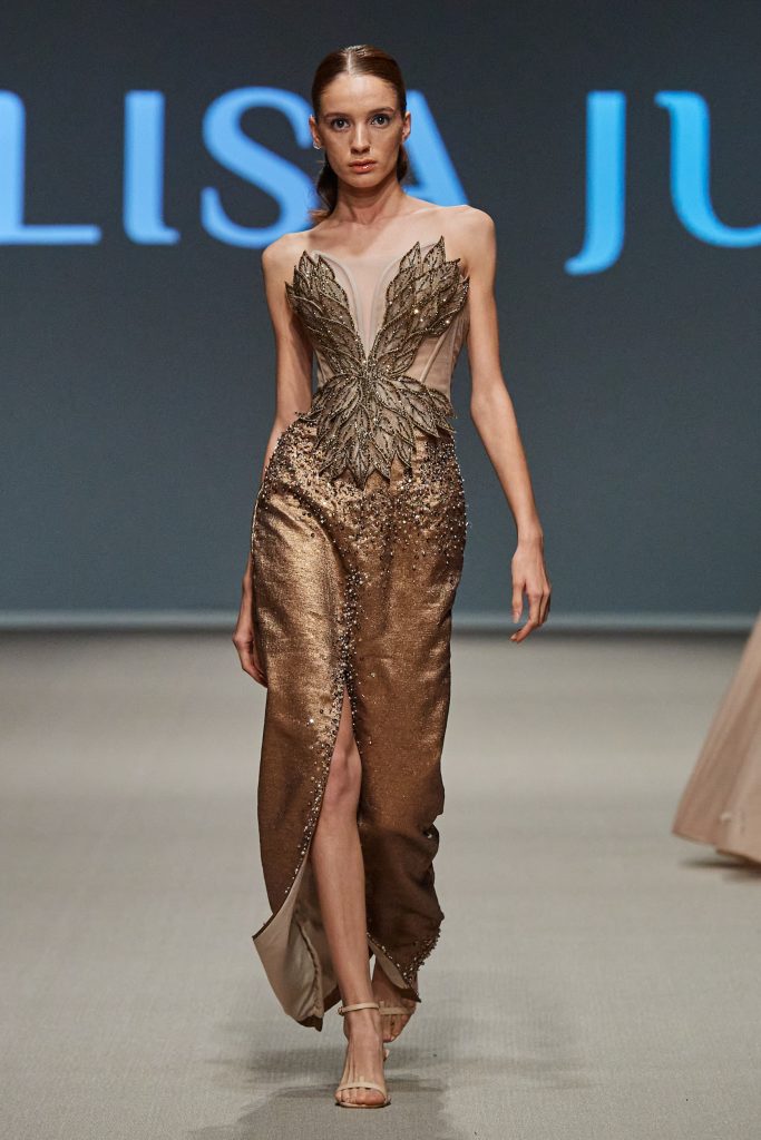Lisa Ju Fall 2022 Couture Fashion Show 