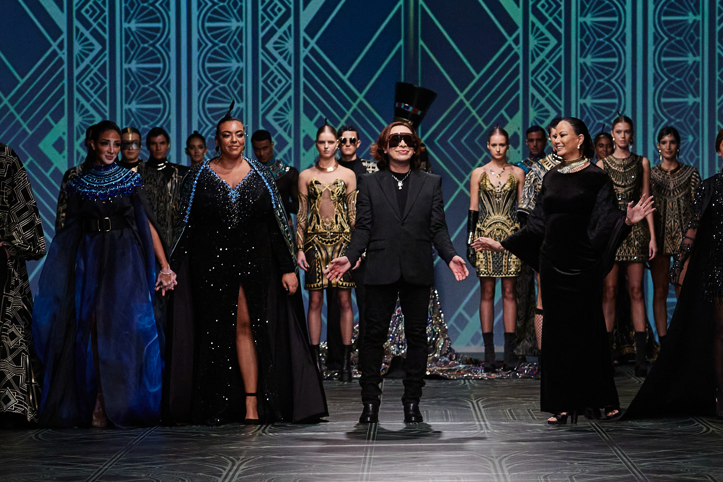 Michael Cinco Fall 2022 Couture Fashion Show 