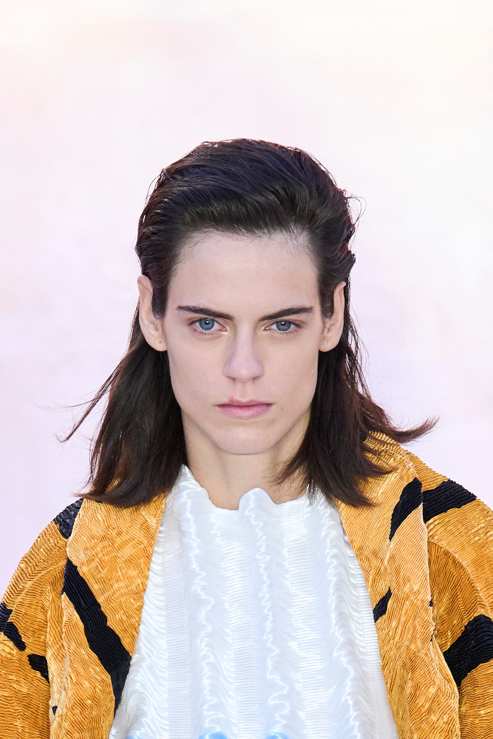 louis-vuitton-spring-2023-fashion-show-details-the-impression