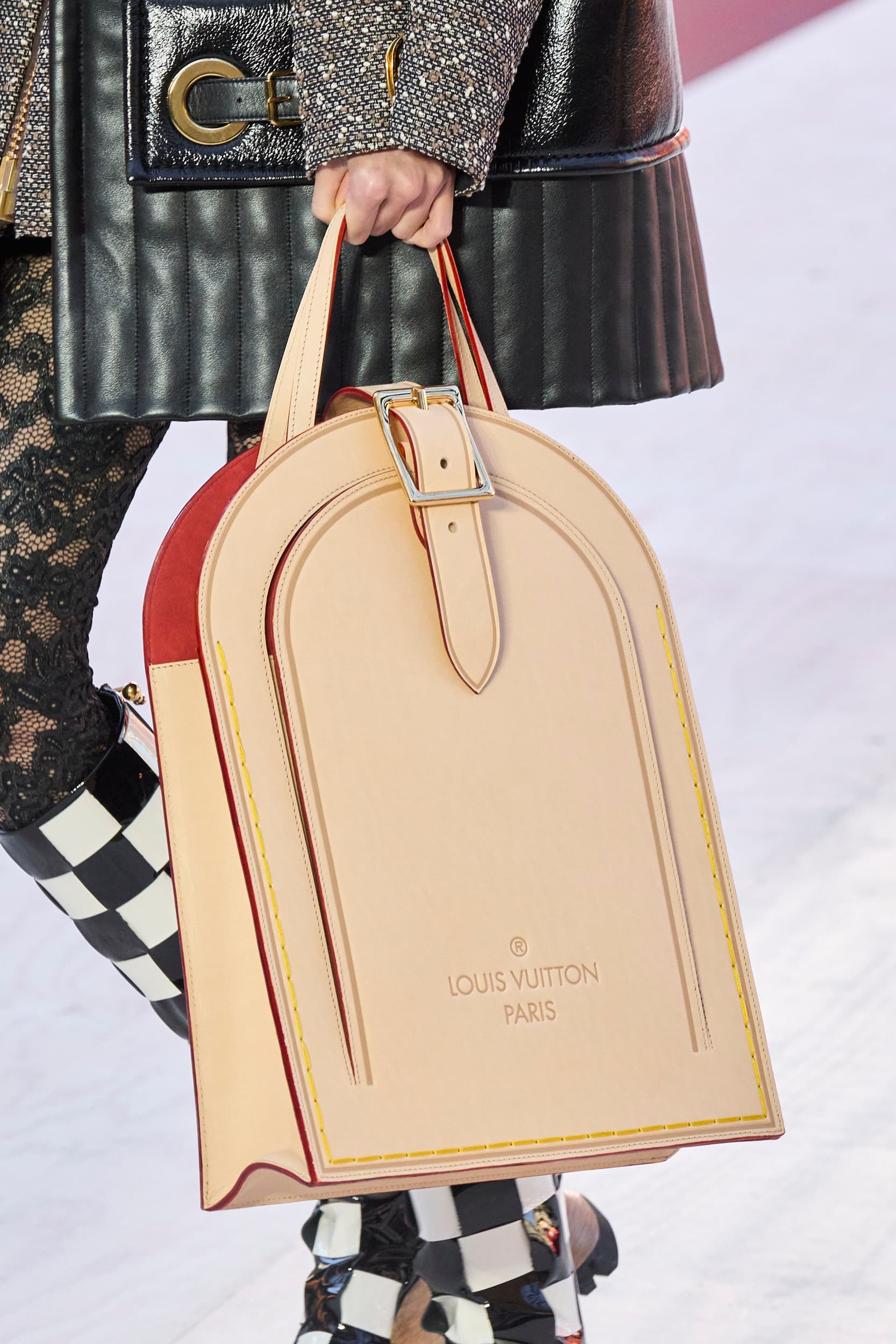 Best Handbags Of Spring 2023 RTW Fashion Shows The Impression   Vuitton Clp S23 104 2 