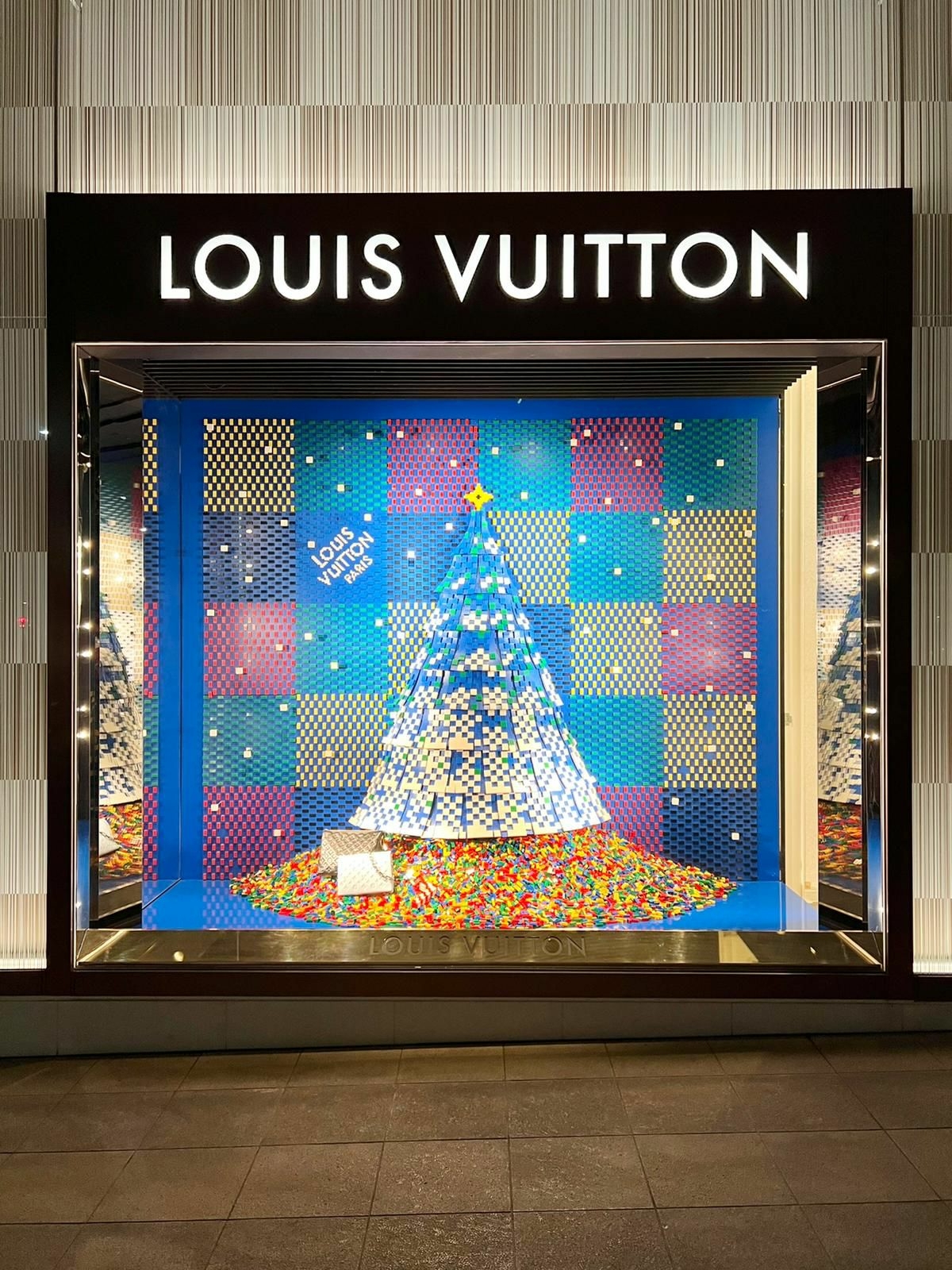 2017 Louis Vuitton Masters Holiday Display, 655 Madison Av…