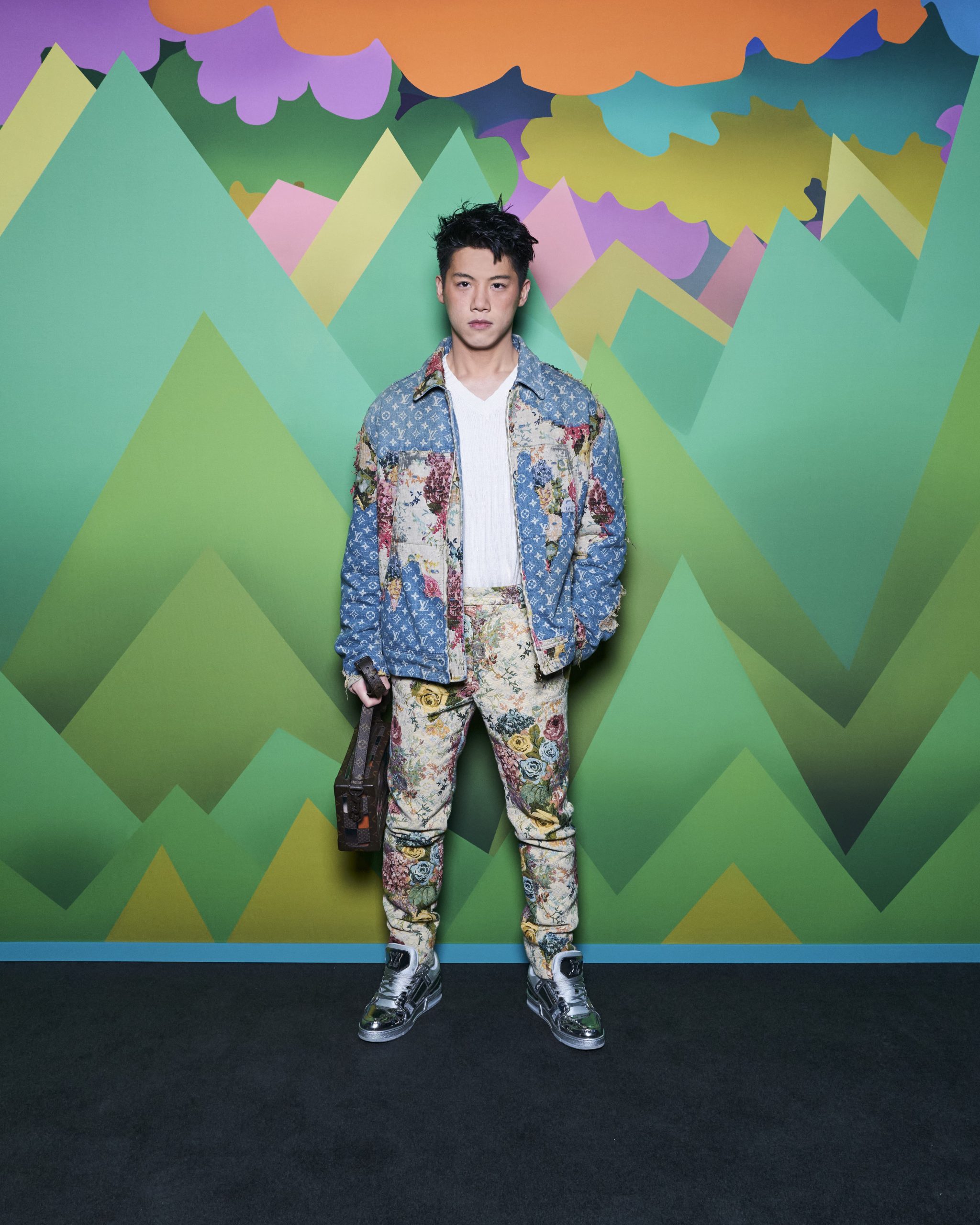 20 Celebrities Who Sat Front Row at The Louis Vuitton Spring 2024 Menswear  Show — KOLOR MAGAZINE