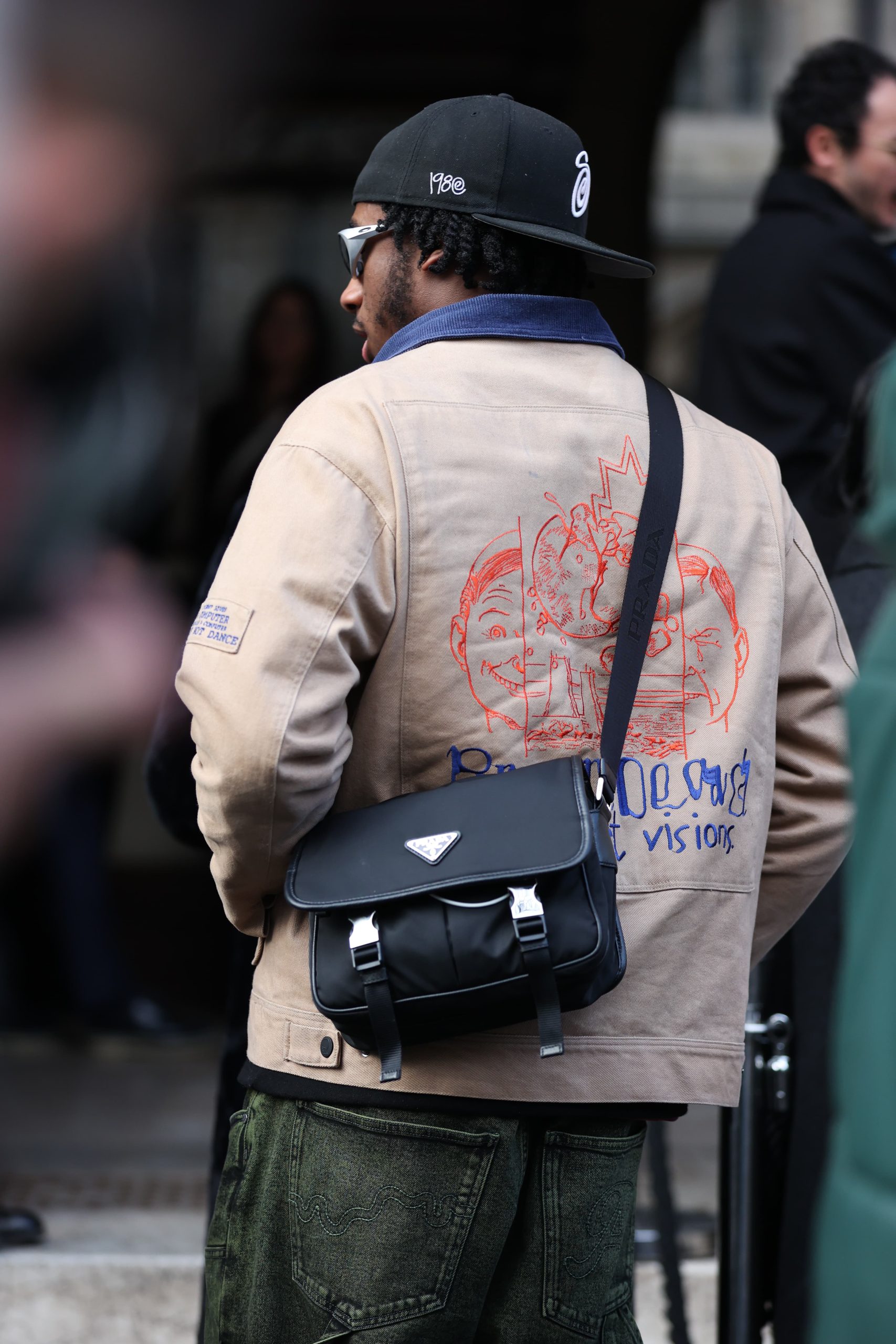 prada messenger bag outfit