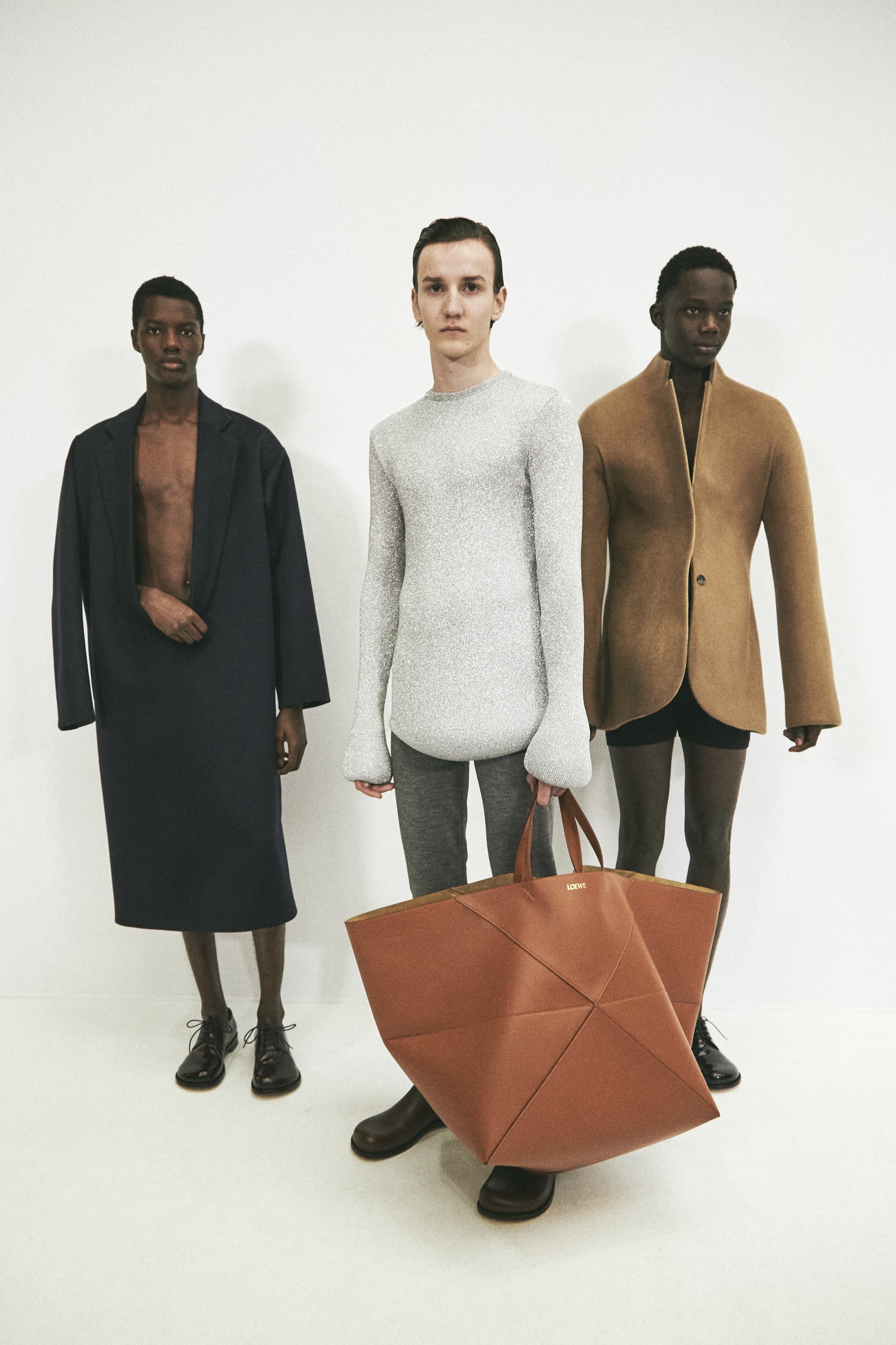 Loewe Fall 2023 Men's Fashion Show Backstage | The Impression