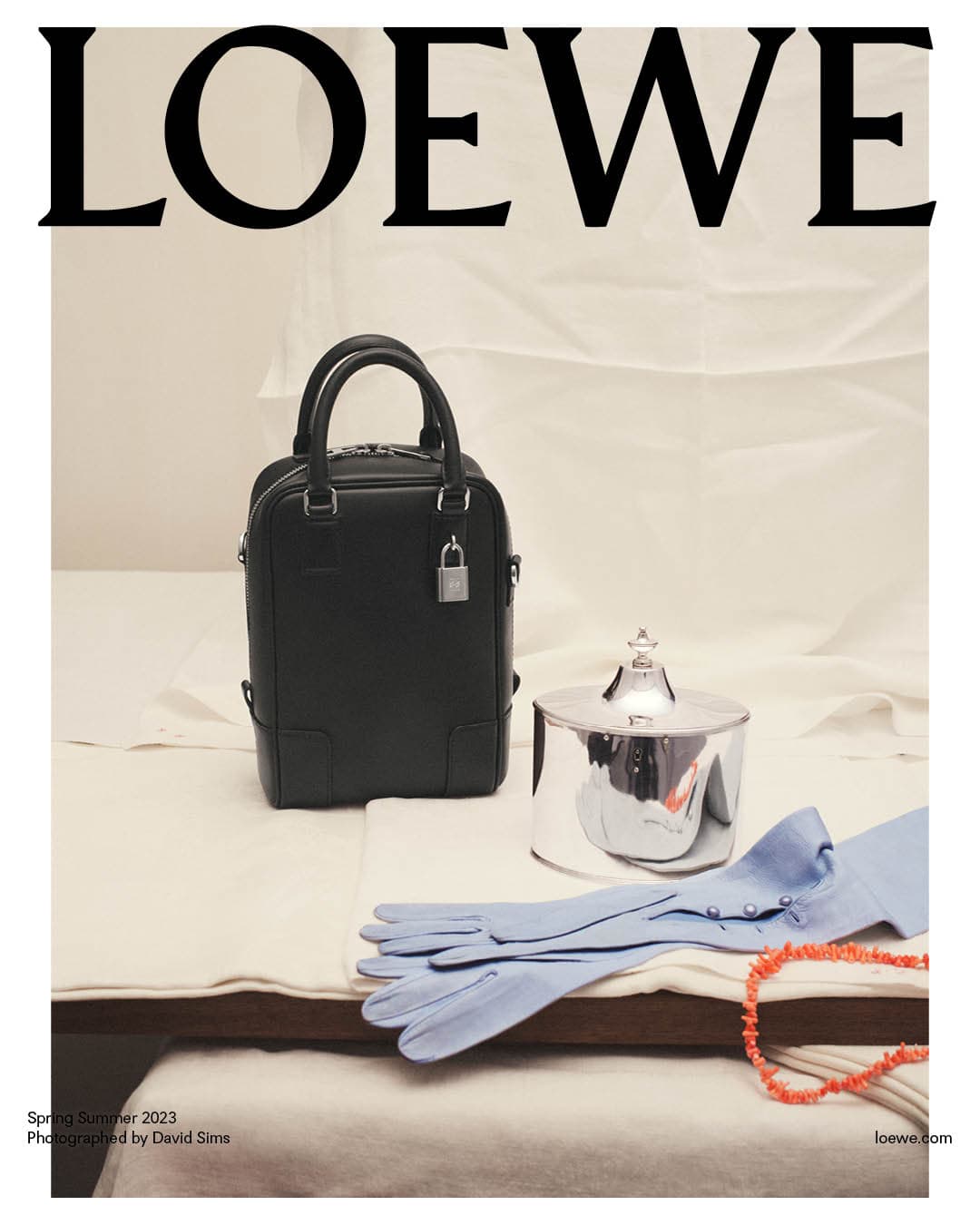The article: LOEWE Spring Summer 2023 Campaign