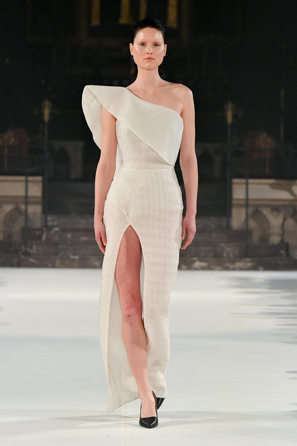Fovari Spring 2023 Couture Fashion Show