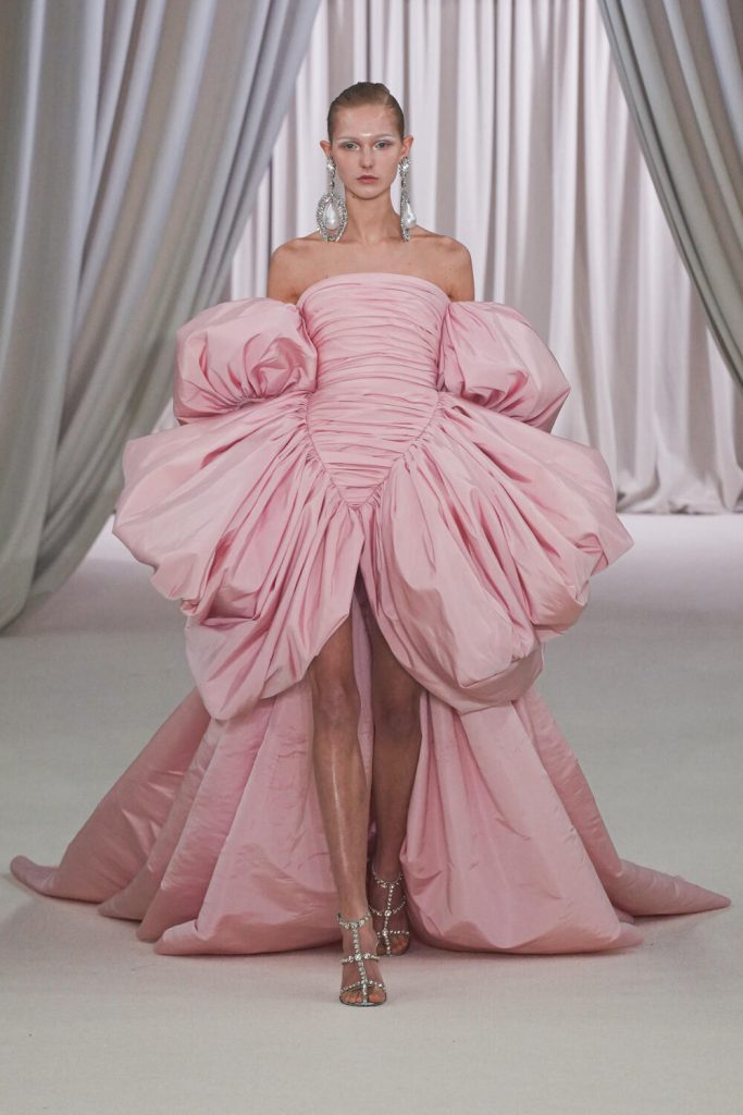 Giambattista Valli Spring 2023 Couture Fashion Show