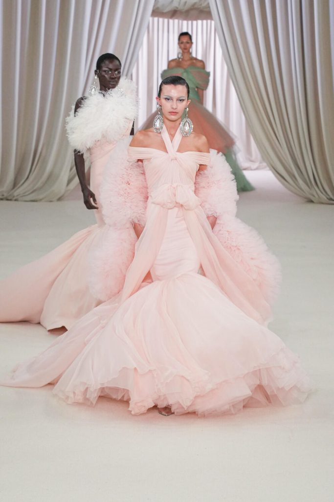 Giambattista Valli Spring 2023 Couture Fashion Show