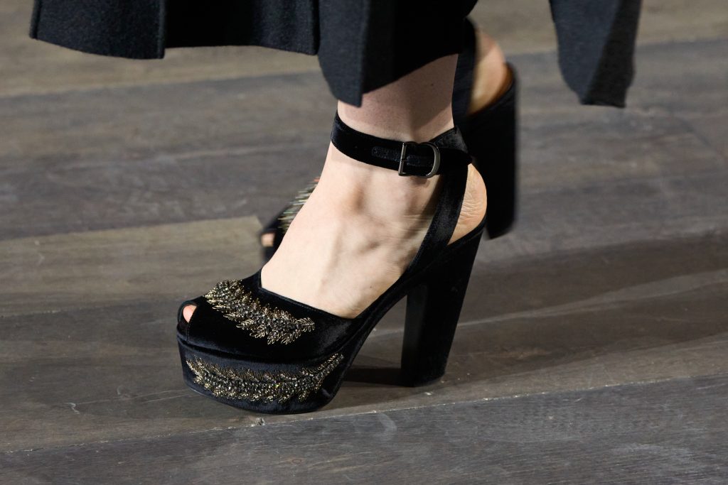 Christian Dior Spring 2023 Couture Fashion Show Details | The Impression