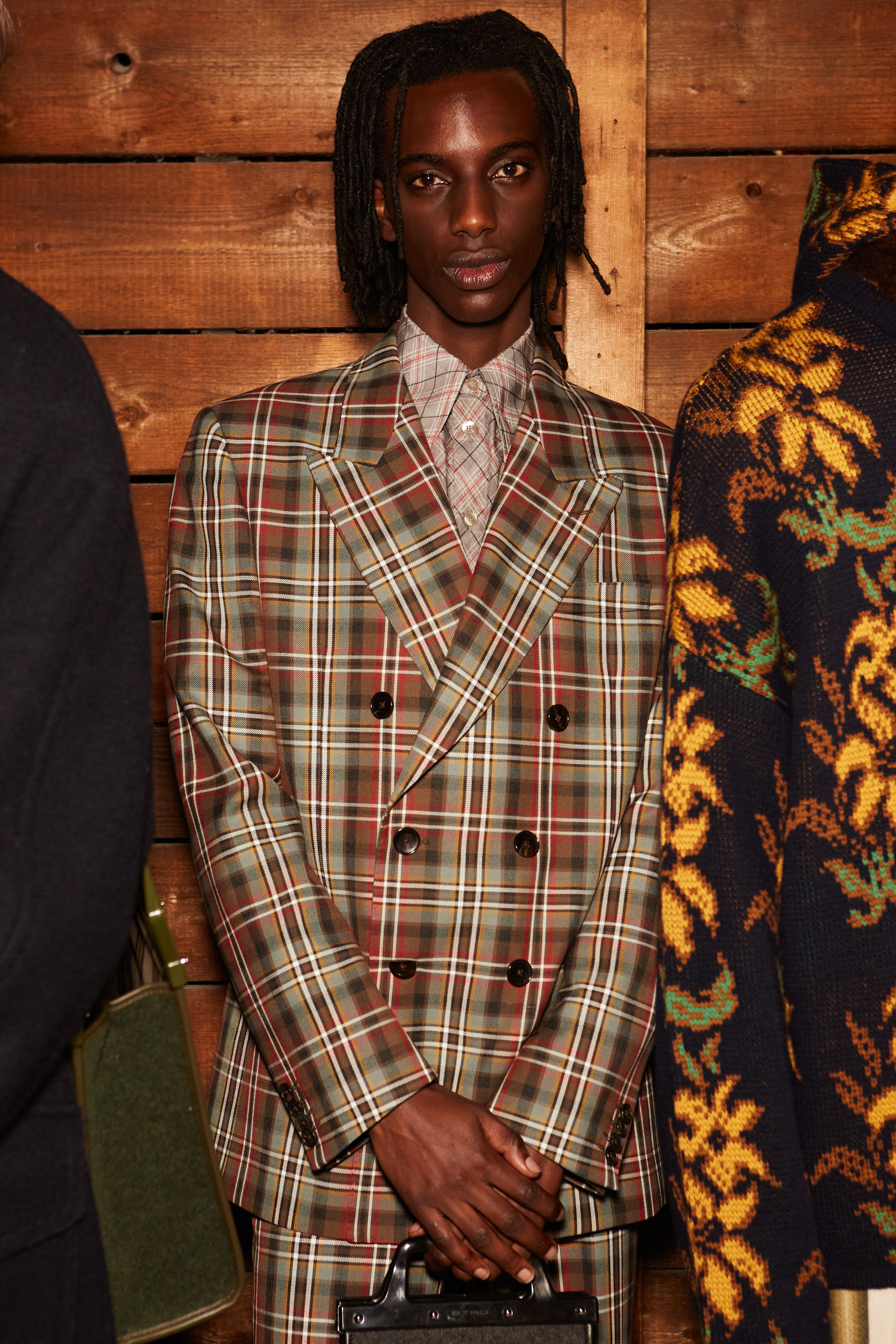 Etro  Fall 2023 Men’s Fashion Show Backstage