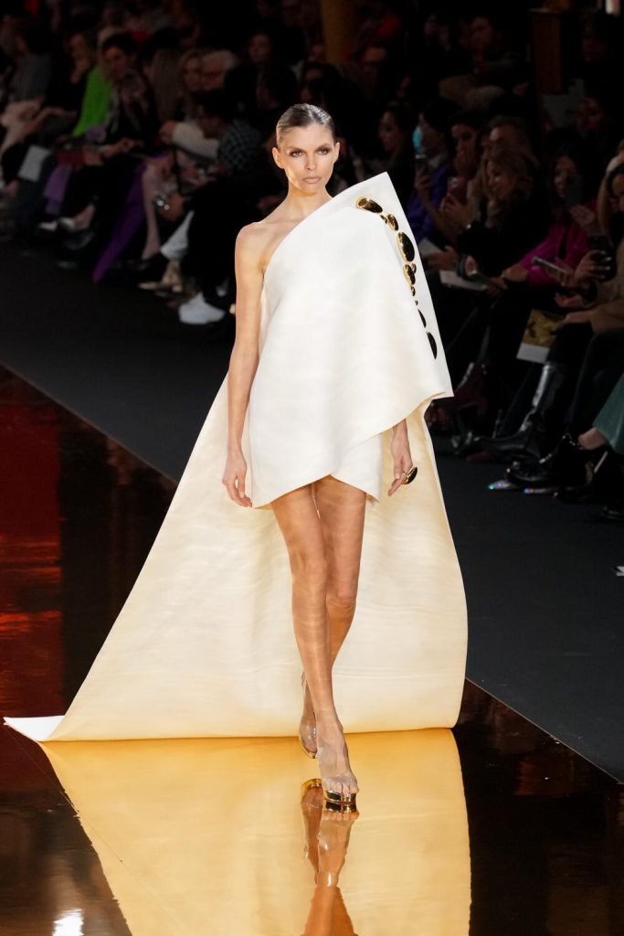 Stephane Rolland Spring 2023 Couture Fashion Show