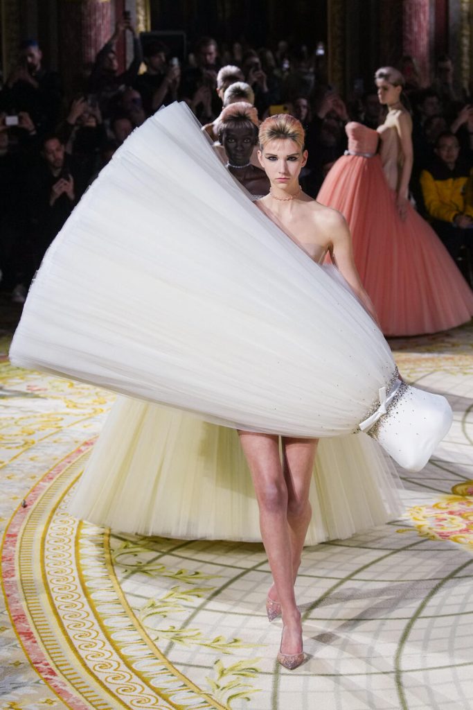 Viktor & Rolf Spring 2023 Couture Fashion Show