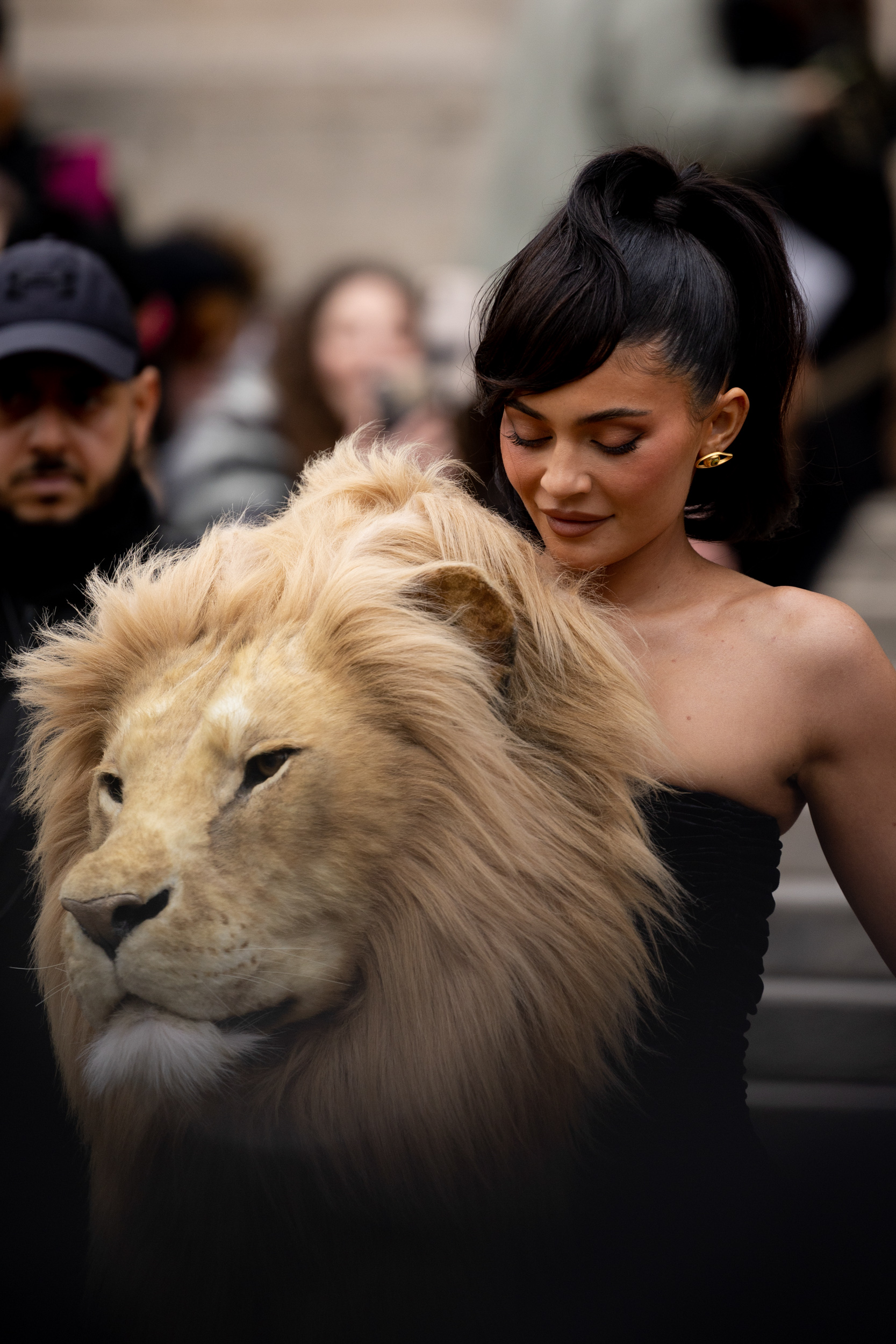 Paris Couture Street Style Spring 2023 Shows