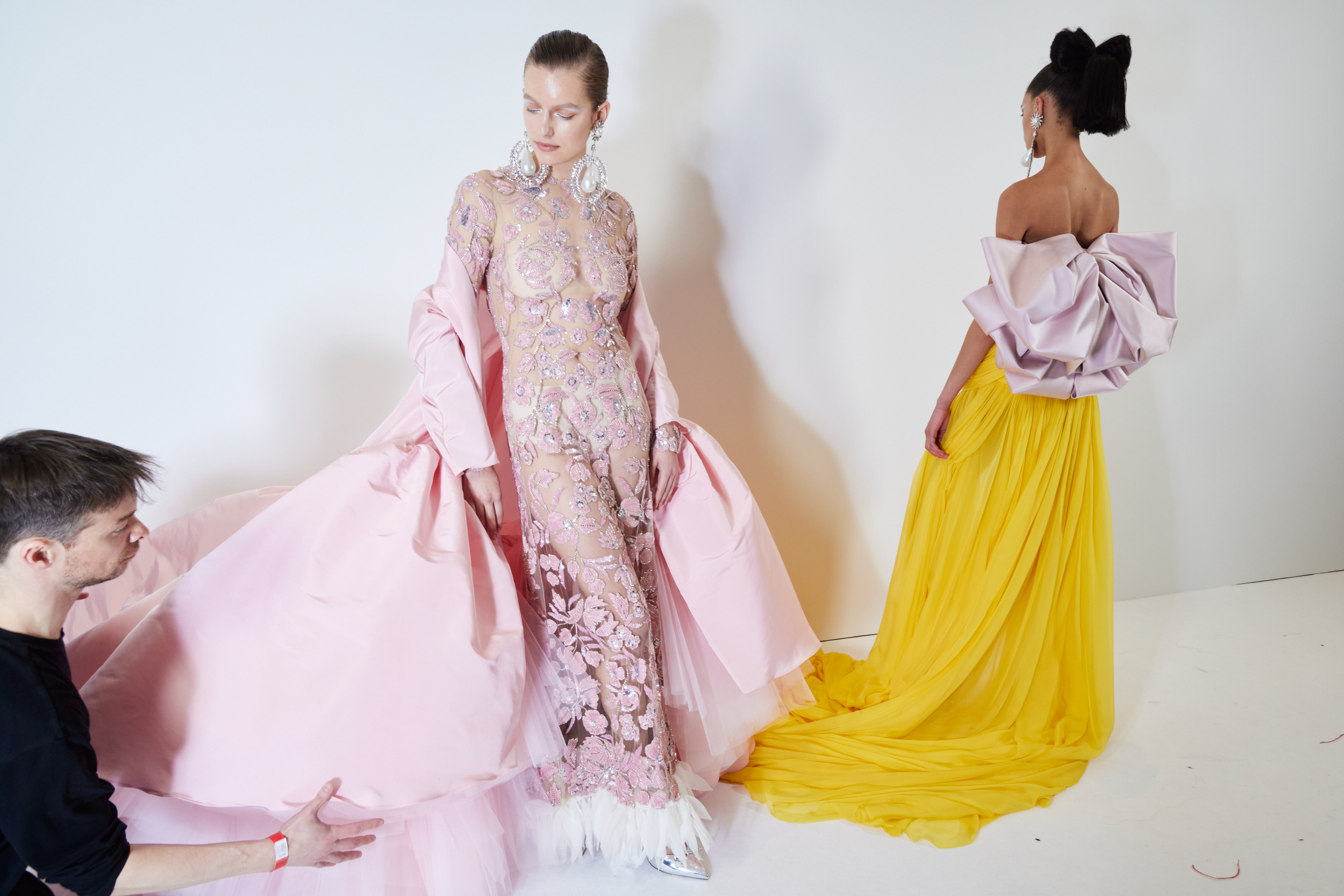 Giambattista Valli Spring 2023 Couture Fashion Show Backstage