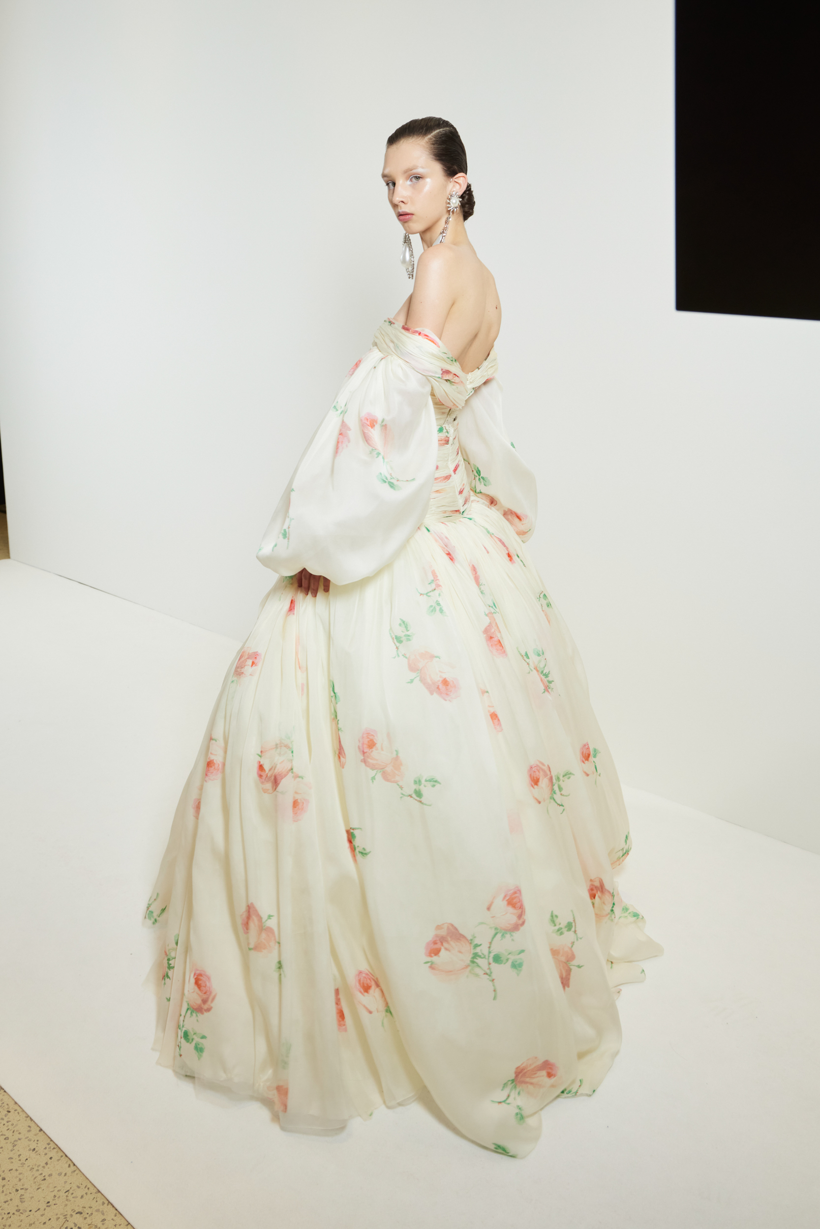 Giambattista Valli Spring 2023 Couture Fashion Show Backstage