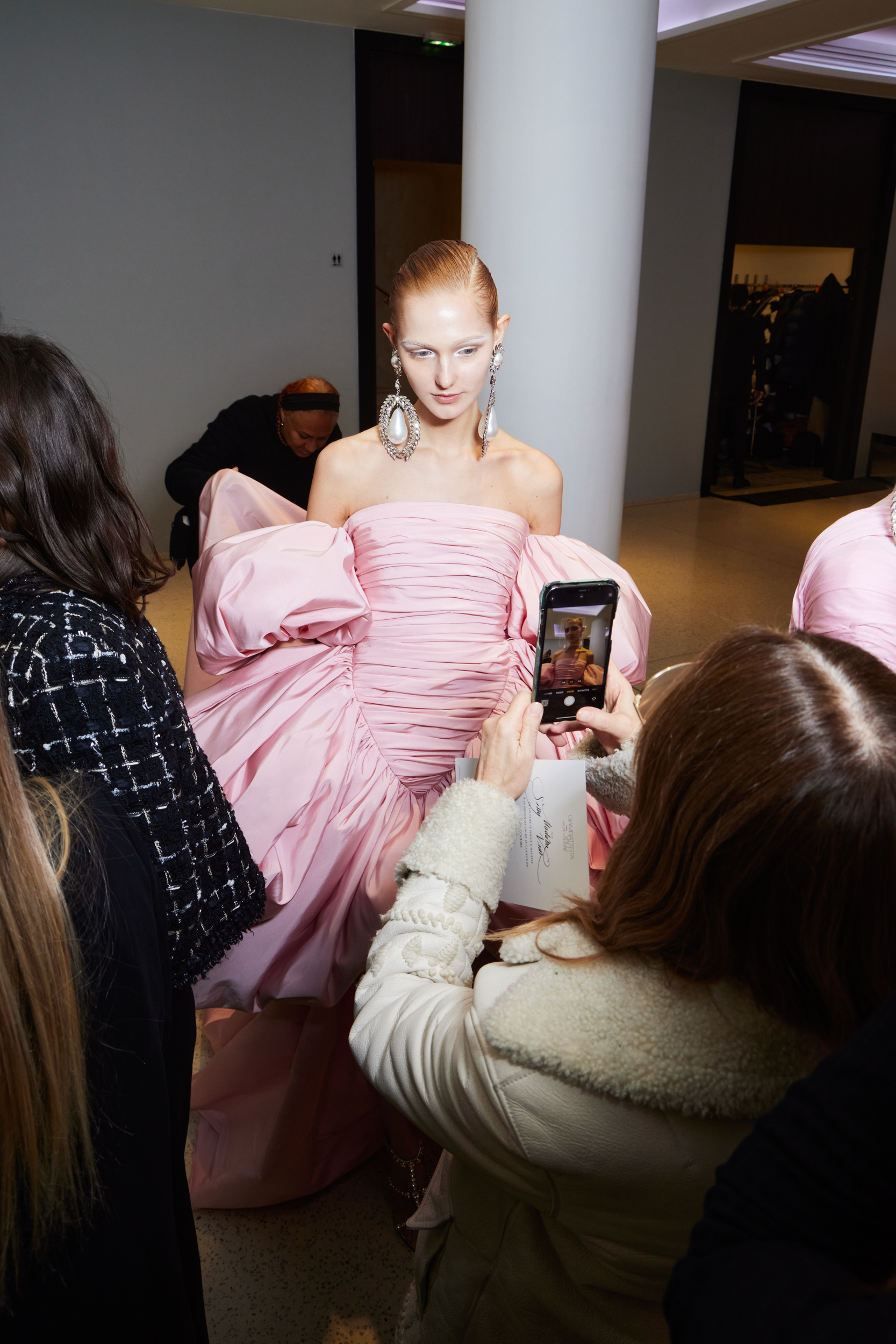 Giambattista Valli Spring 2023 Couture Fashion Show Backstage