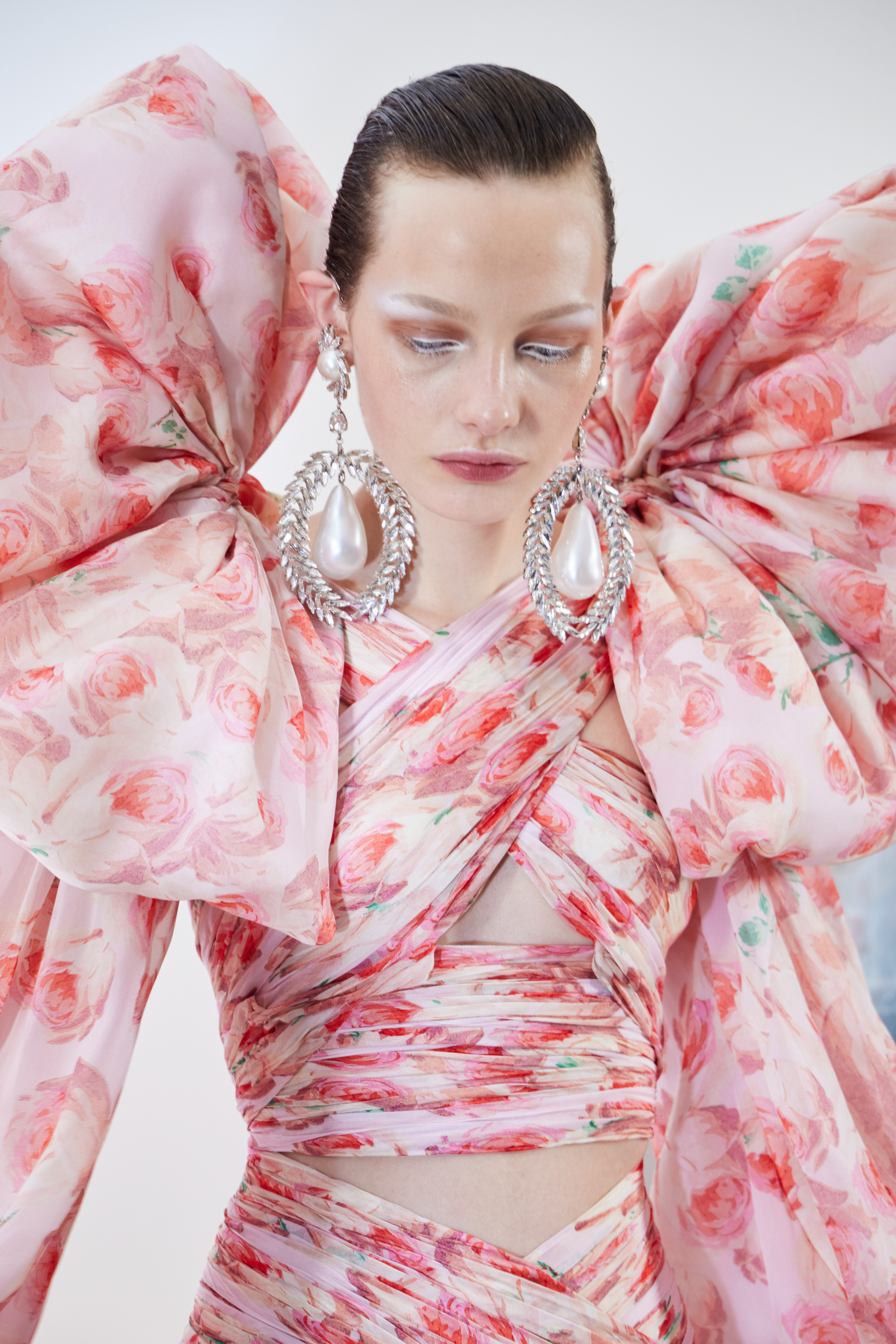 Giambattista Valli Spring 2023 Couture Fashion Show Backstage