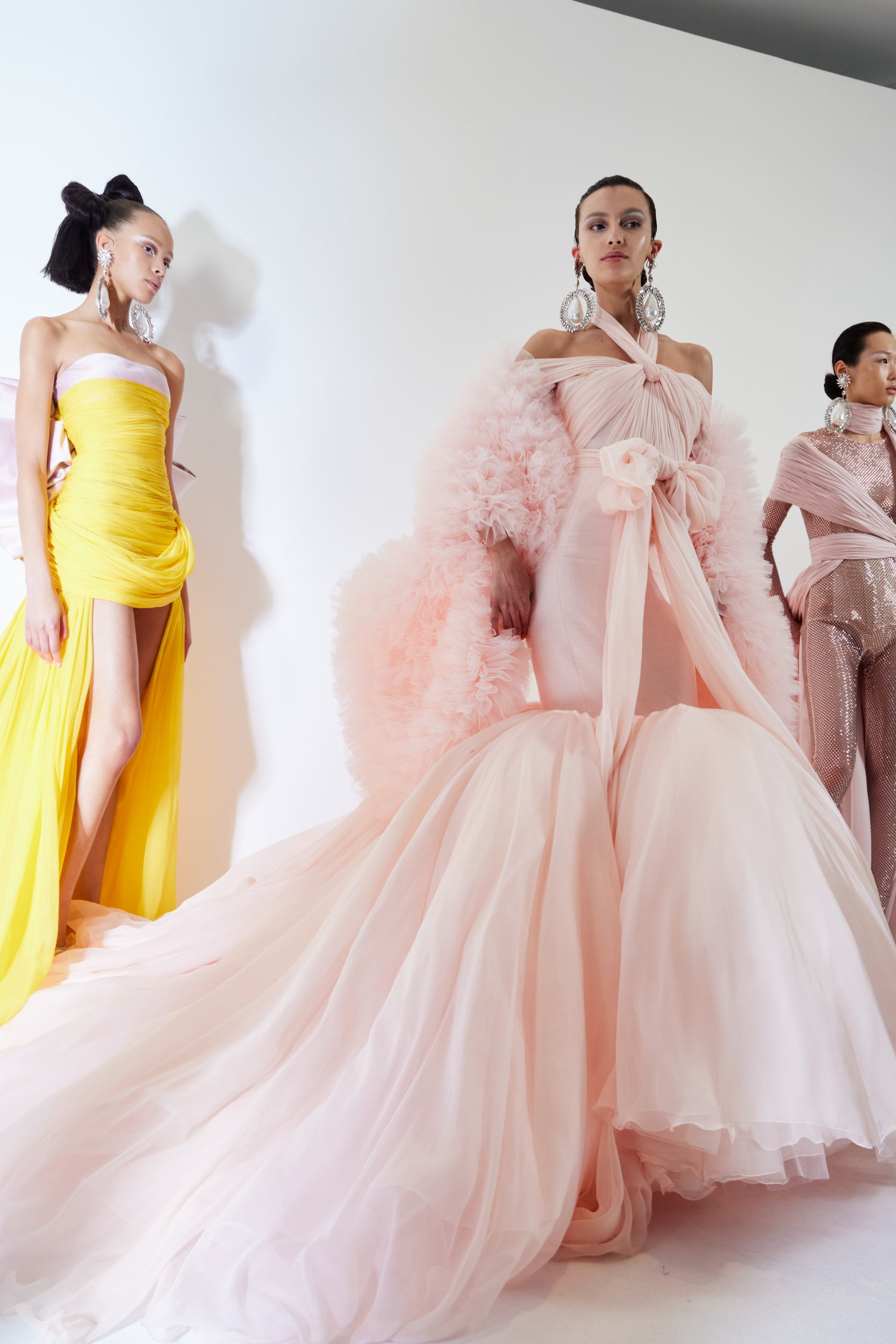 Giambattista Valli Spring 2023 Couture Fashion Show Backstage