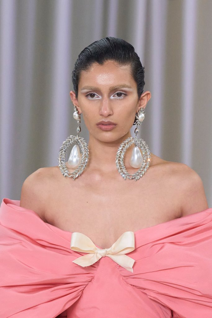 Giambattista Valli Spring 2023 Couture Fashion Show Details