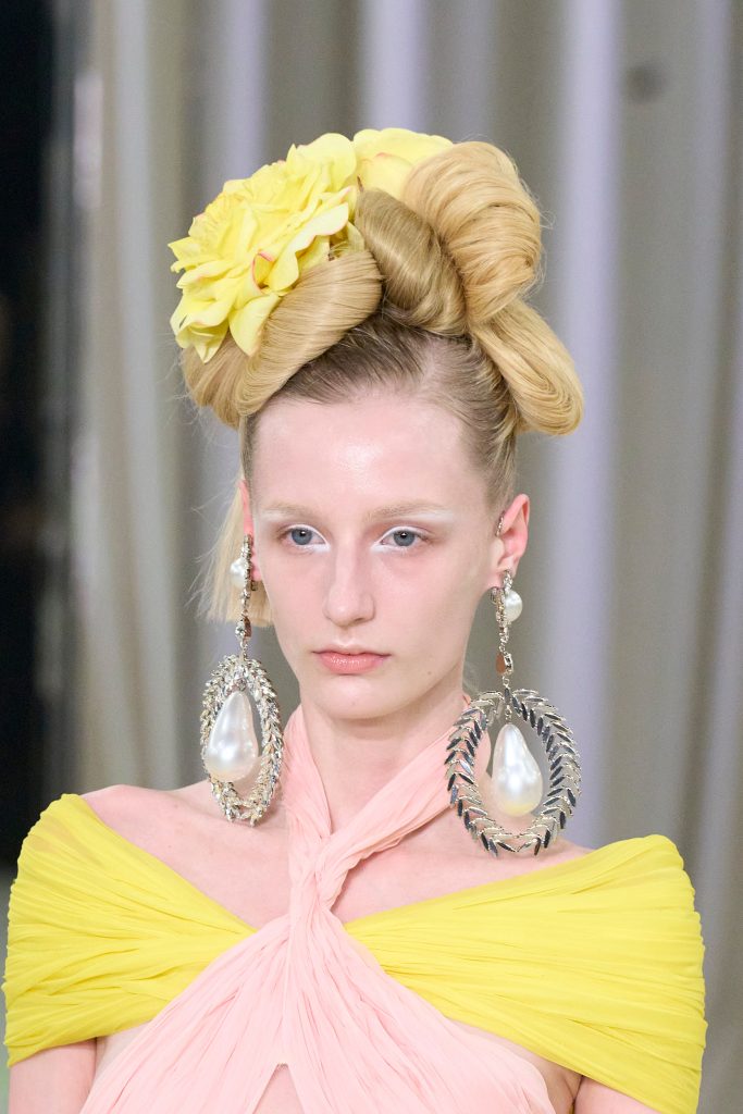 Giambattista Valli Spring 2023 Couture Fashion Show Details