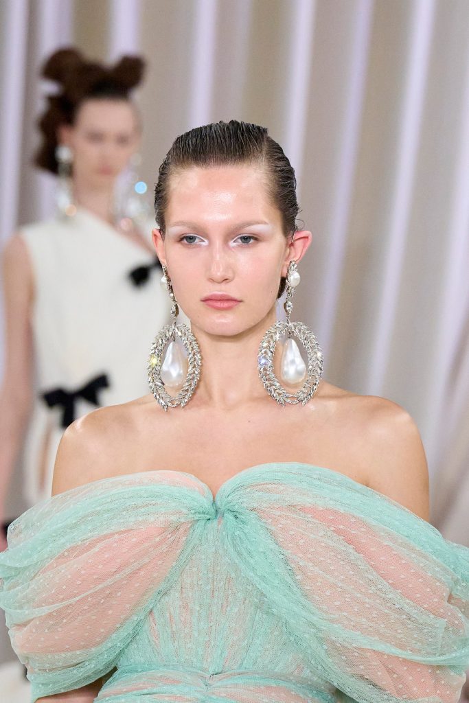 Giambattista Valli Spring 2023 Couture Fashion Show Details