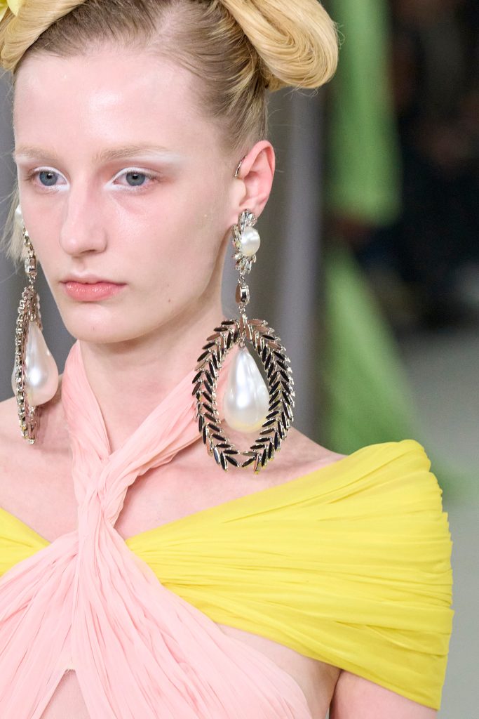 Giambattista Valli Spring 2023 Couture Fashion Show Details