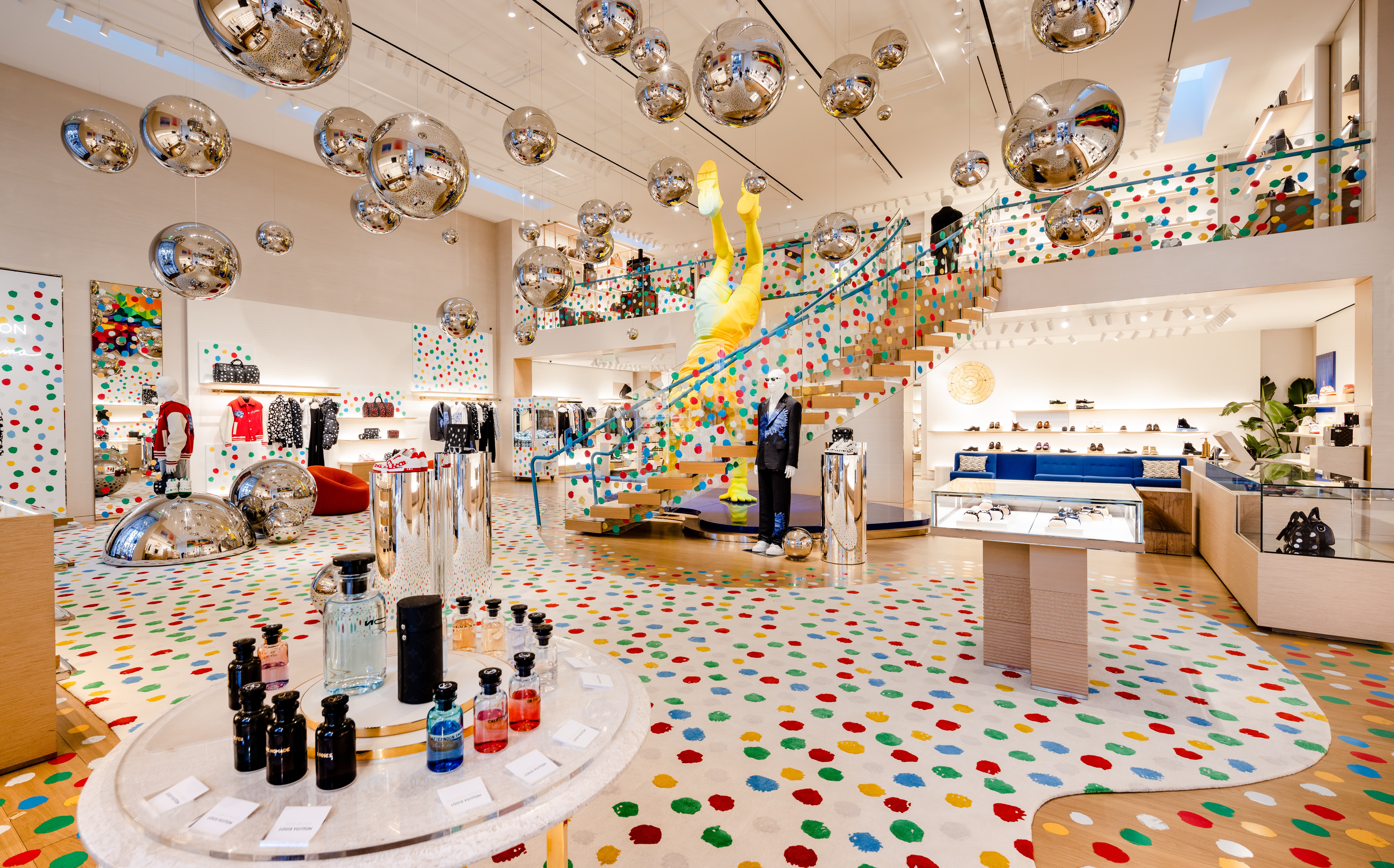 Louis Vuitton - Yayoi Kusama concept store