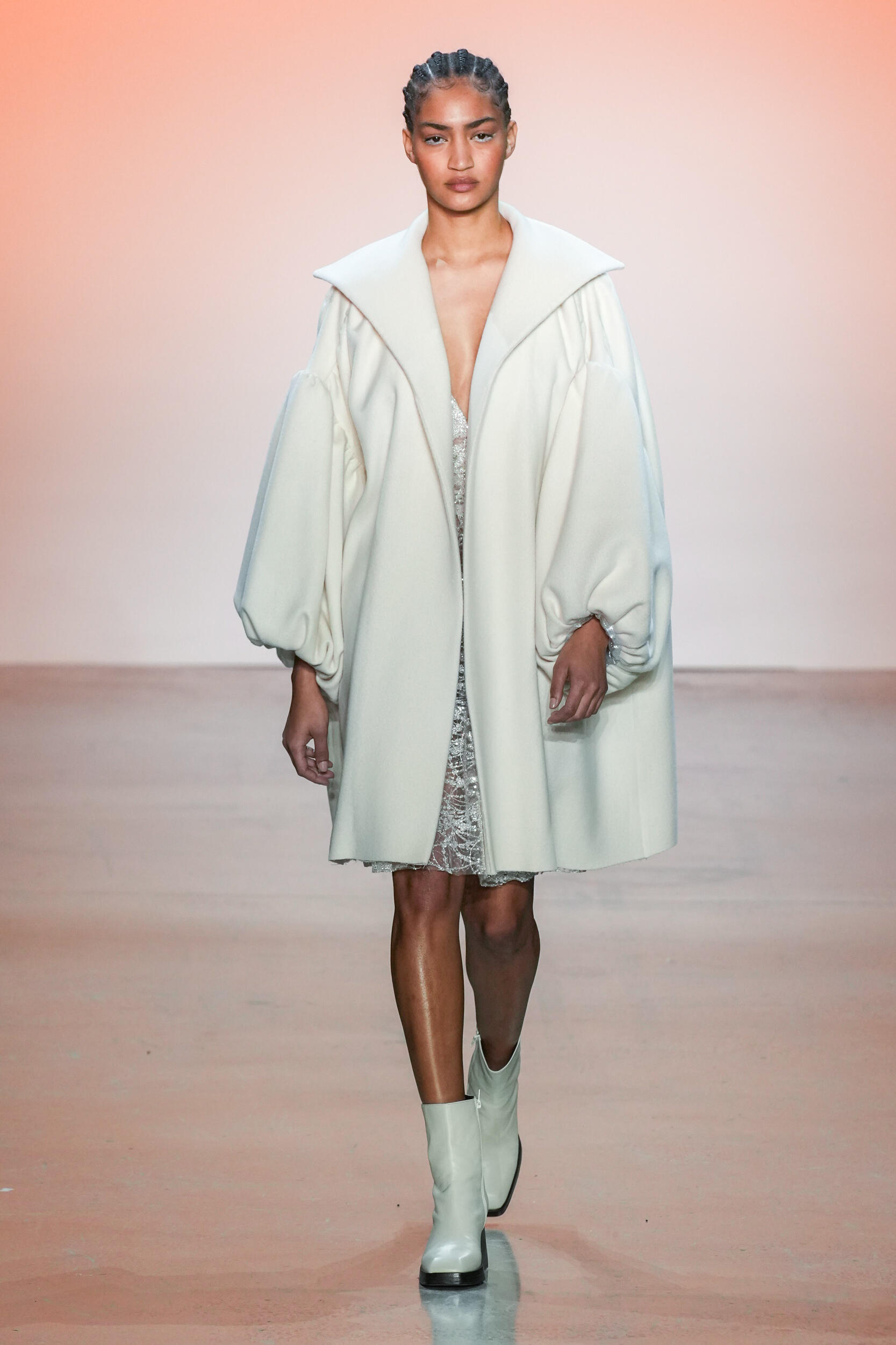 Son Jung Wan Fall 2023 Fashion Show