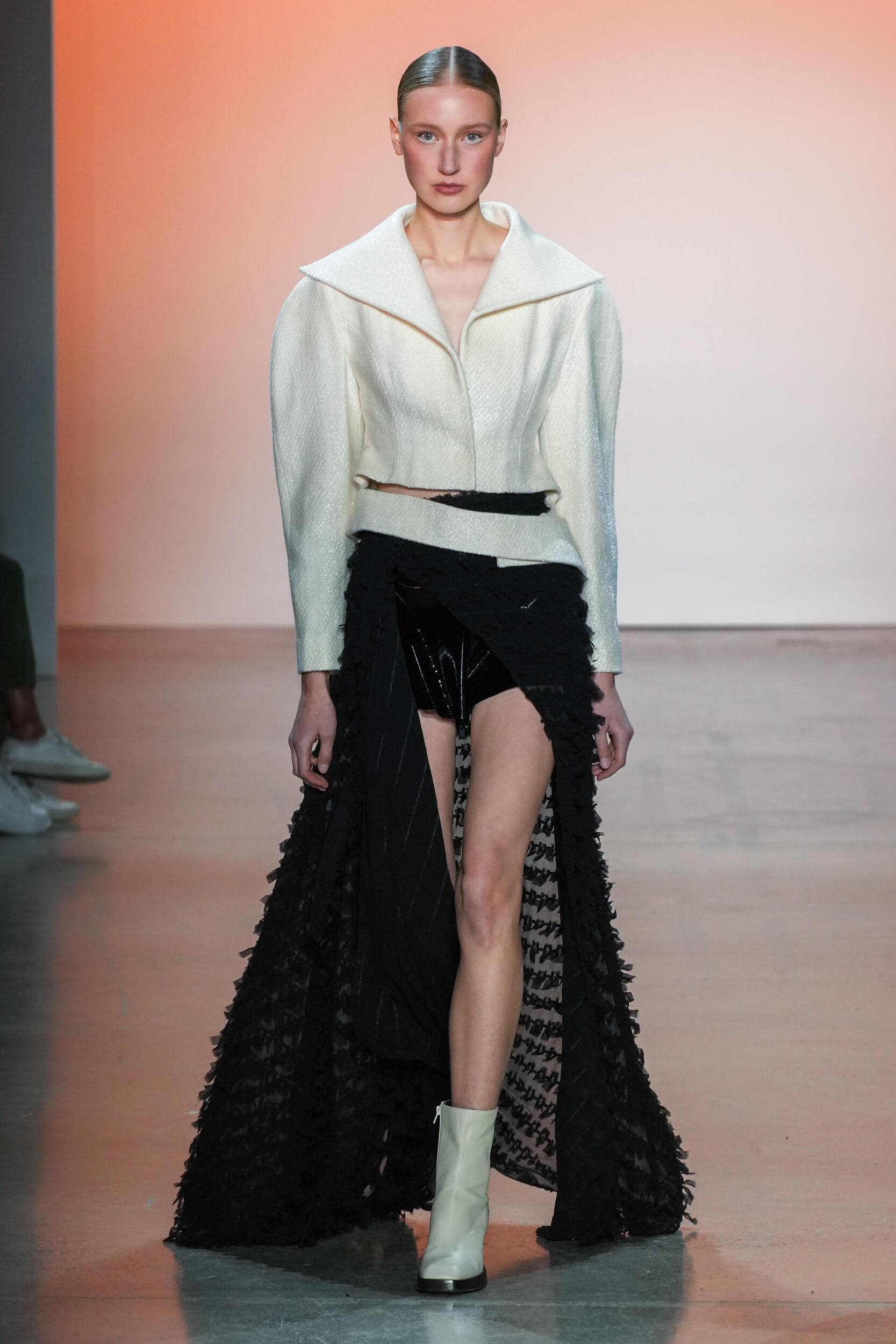 Son Jung Wan Fall 2023 Fashion Show