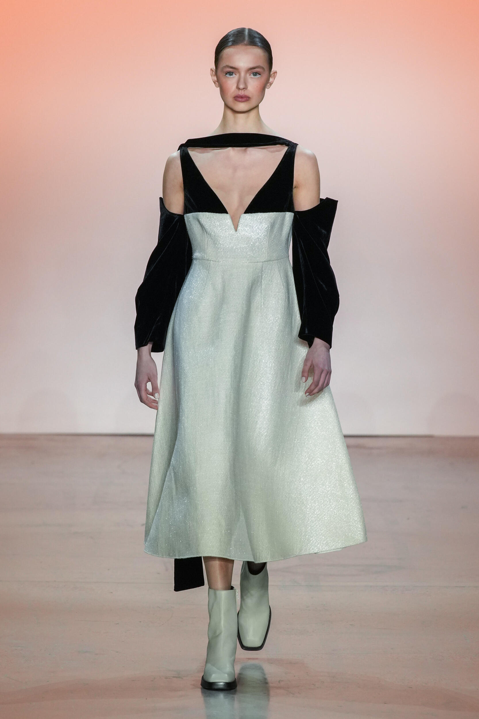 Son Jung Wan Fall 2023 Fashion Show