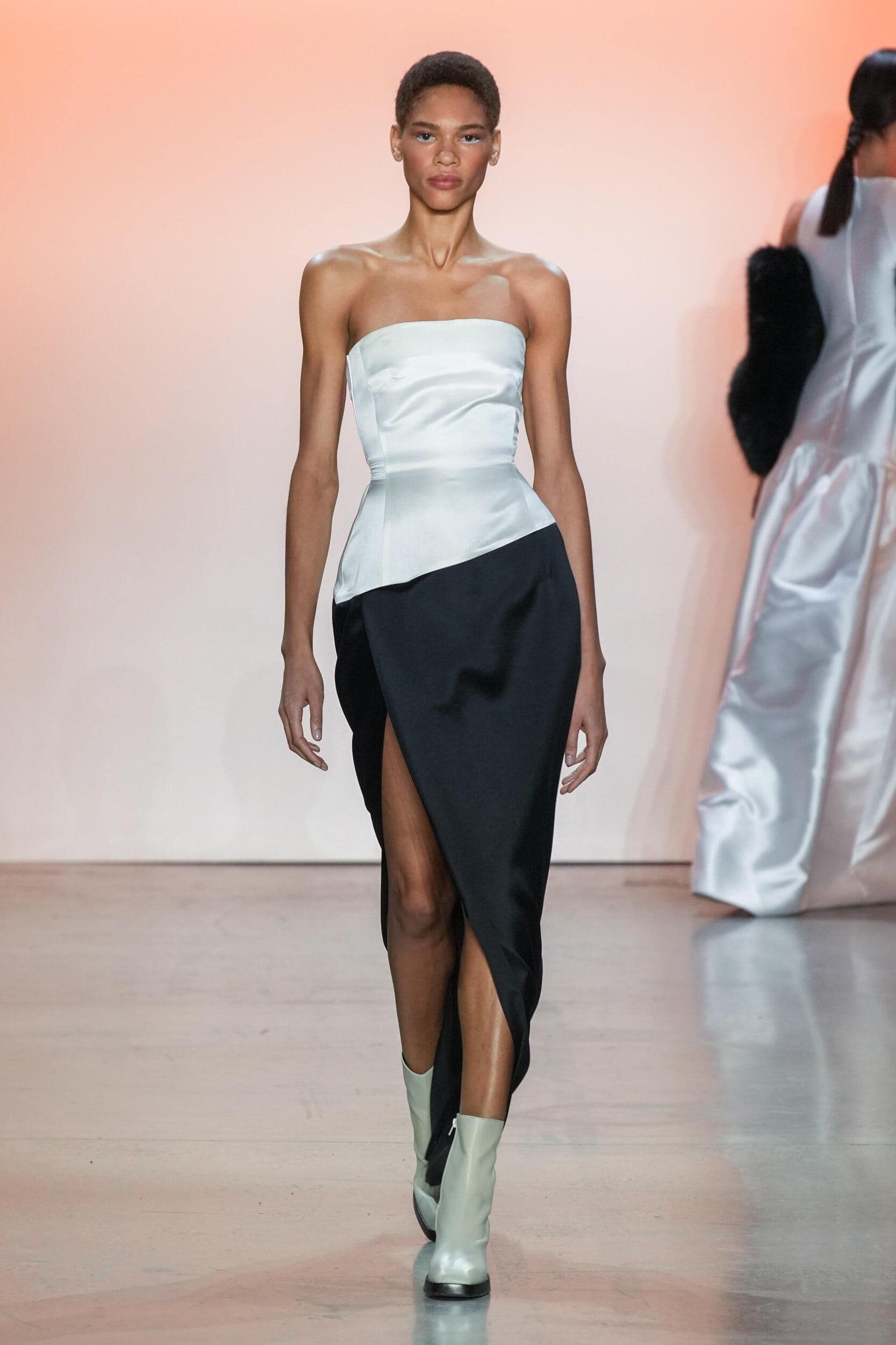 Son Jung Wan Fall 2023 Fashion Show