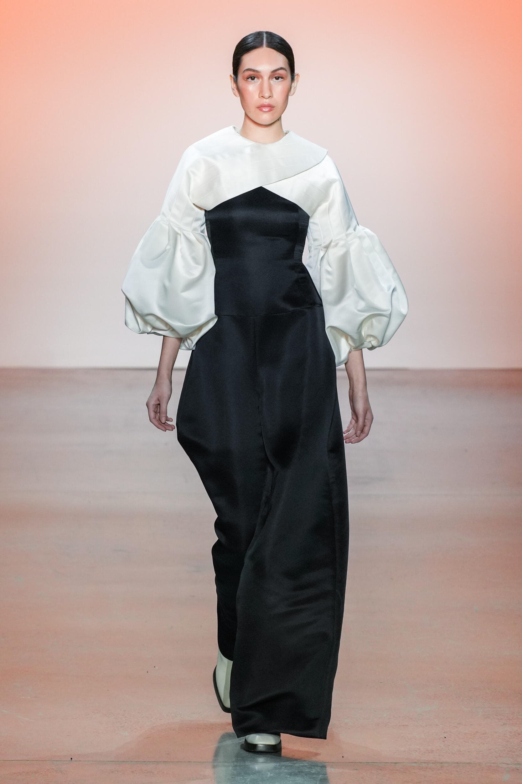 Son Jung Wan Fall 2023 Fashion Show