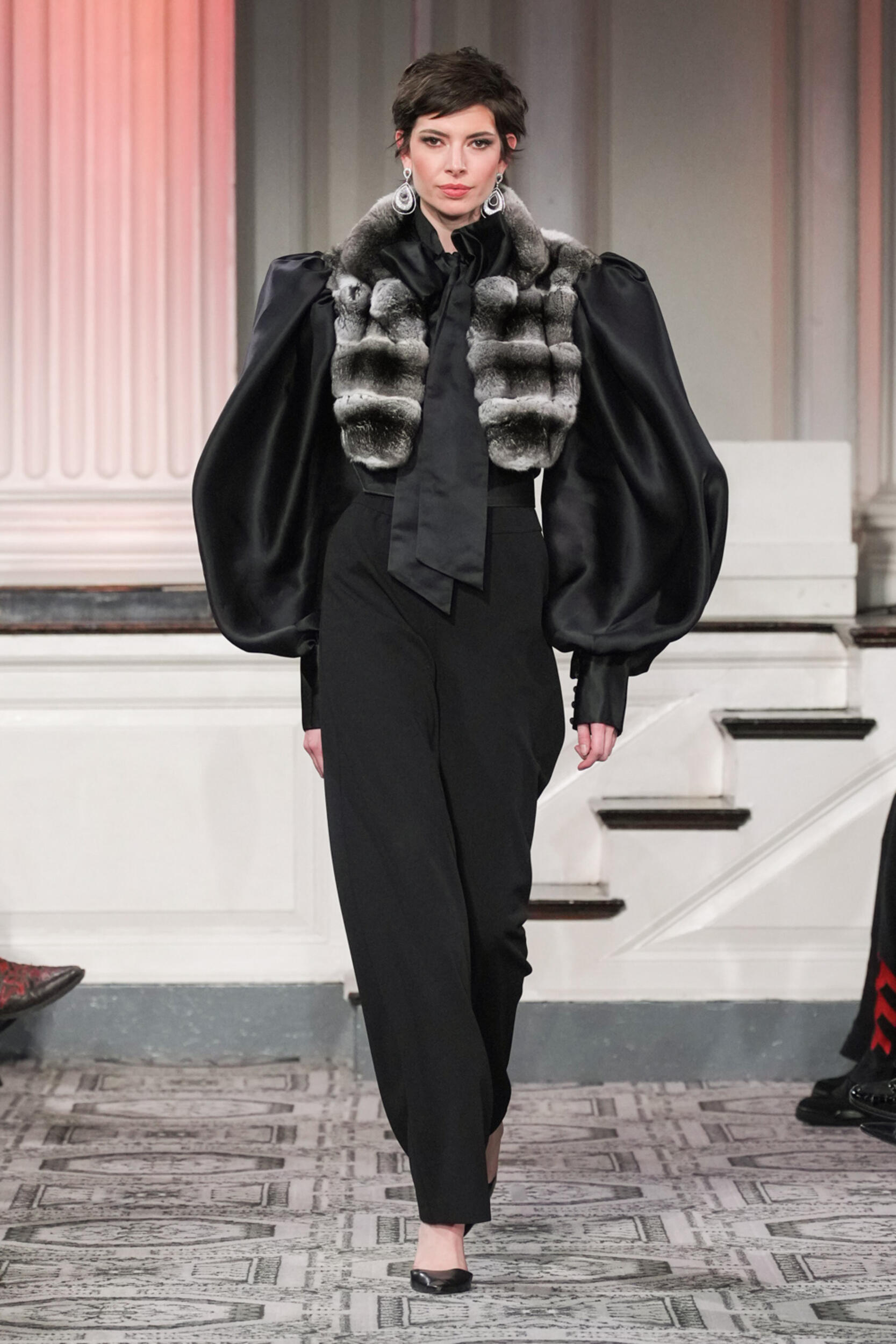 Dennis Basso Fall 2023 Fashion Show