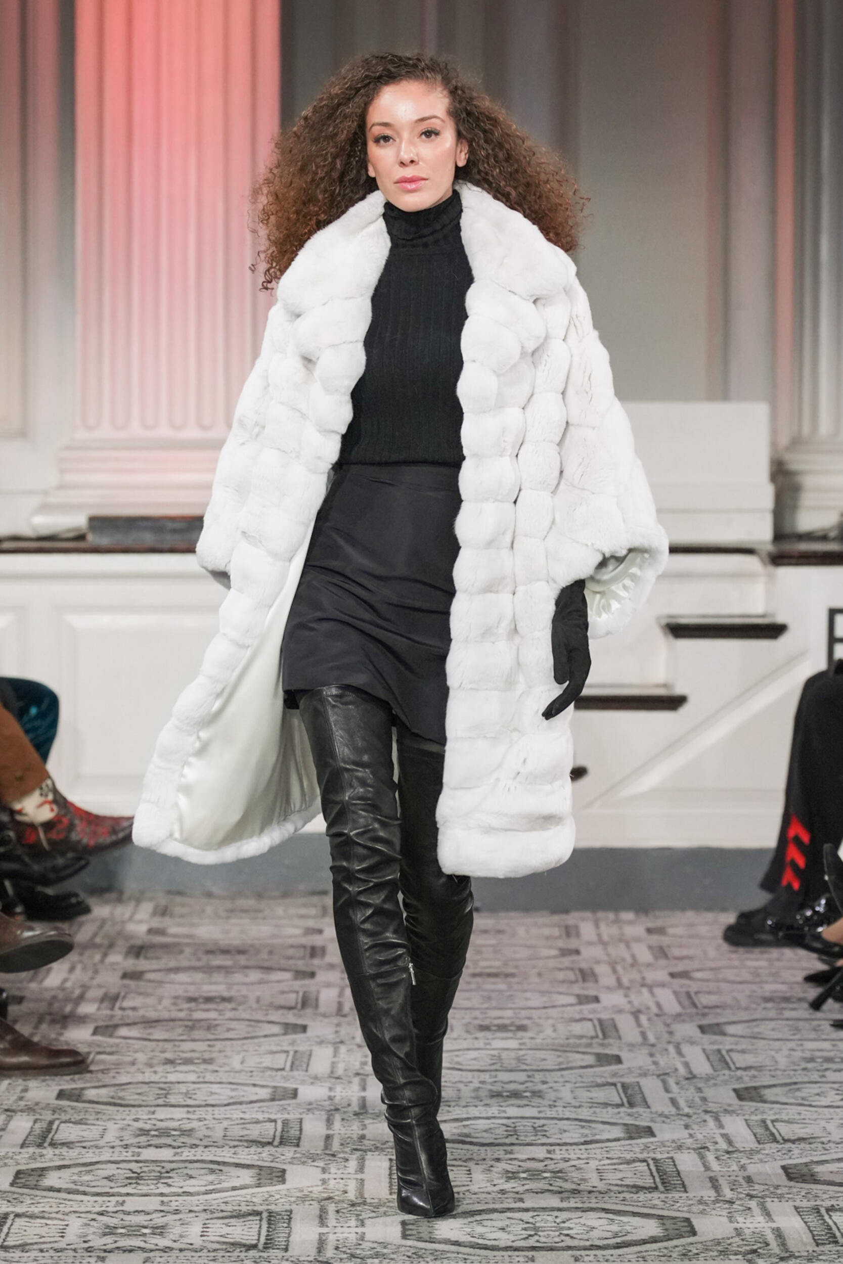 Dennis Basso Fall 2023 Fashion Show