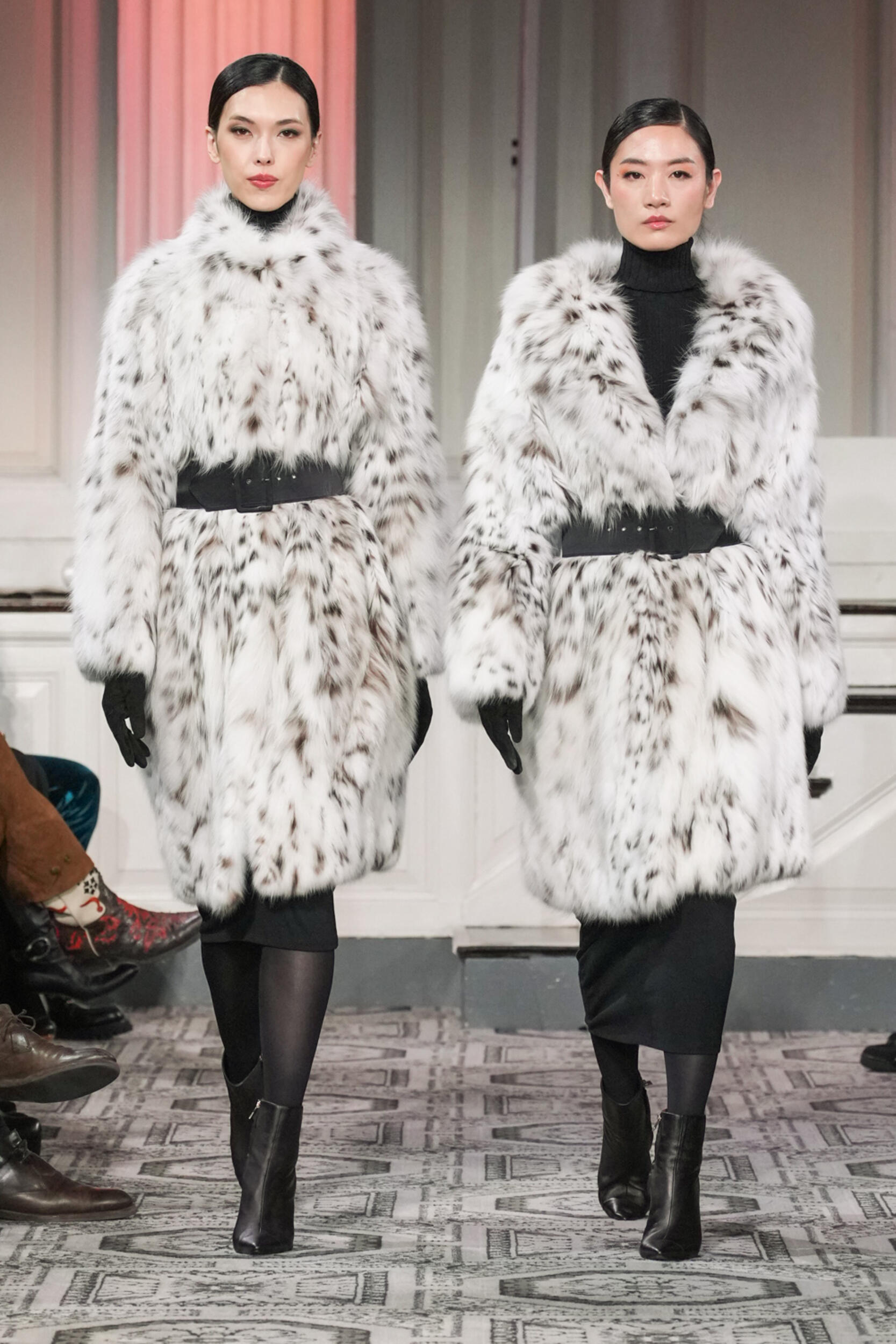 Dennis Basso Fall 2023 Fashion Show