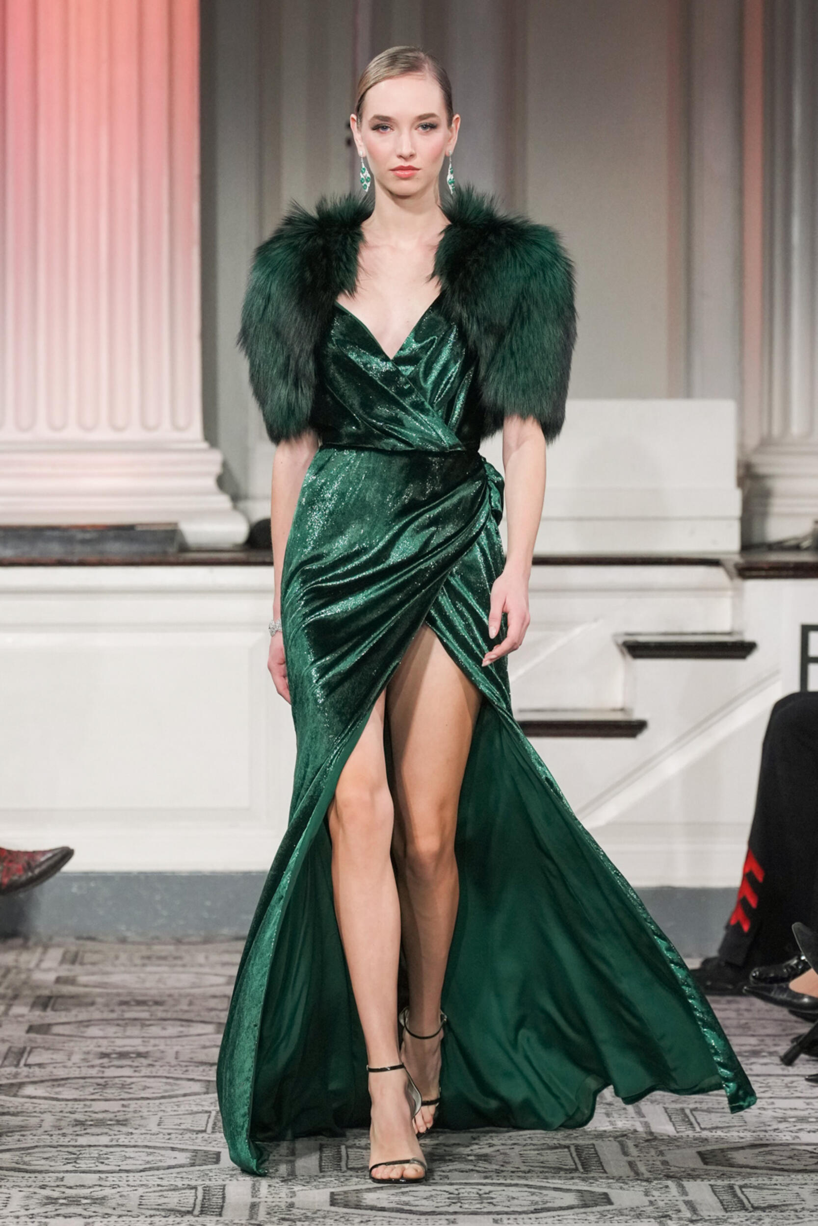 Dennis Basso Fall 2023 Fashion Show