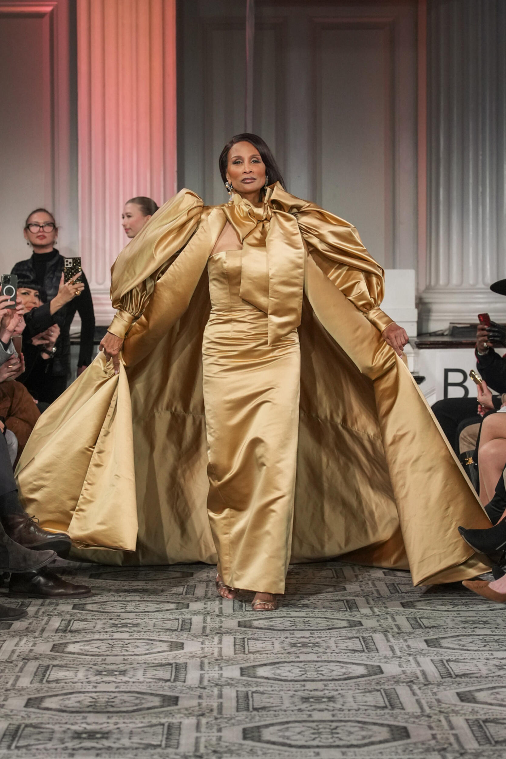 Dennis Basso Fall 2023 Fashion Show